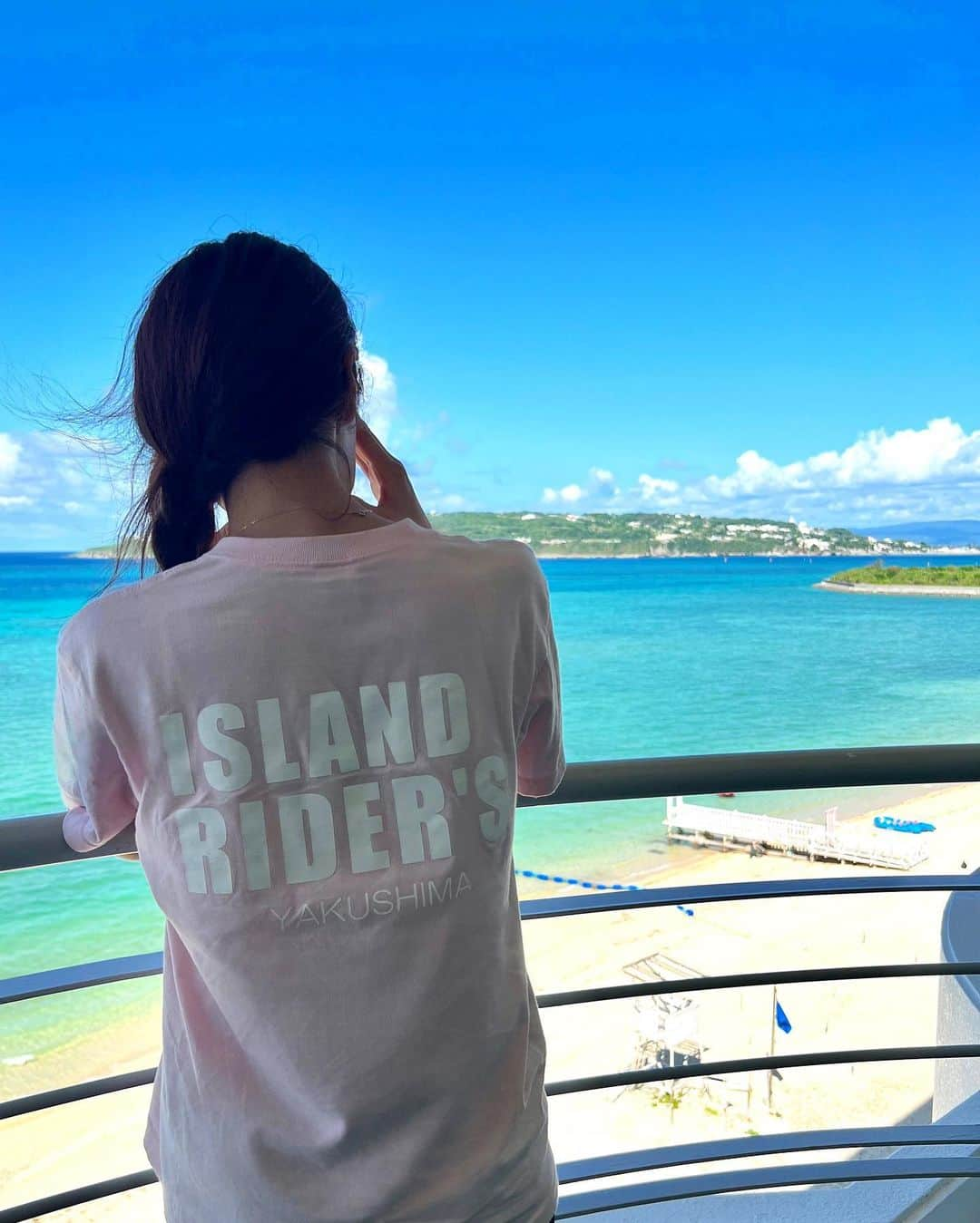 金田彩奈さんのインスタグラム写真 - (金田彩奈Instagram)「🌺  ISLAND RIDER'S  YAKUSHIMA  屋久島でGETしたTシャツ🏝 沖縄にも持ってきちゃった🧏🏻‍♀️💞  #バイク #バイク女子 #バイク乗り #バイクのある生活 #バイクのある風景 #バイク好き #バイクが好きだ #バイク好きな人と繋がりたい #バイク乗りと繋がりたい #バイク旅 #バイクツーリング #バイクが好きだ #カブ #スーパーカブ #アングラー #釣り女子 #釣りガール #cub #supercub #cb400 #gsxs1000gt #bike #bikelife #biker #bikegirl #motercycle #bikeweek #bikewear #angler」9月11日 21時42分 - ayn120