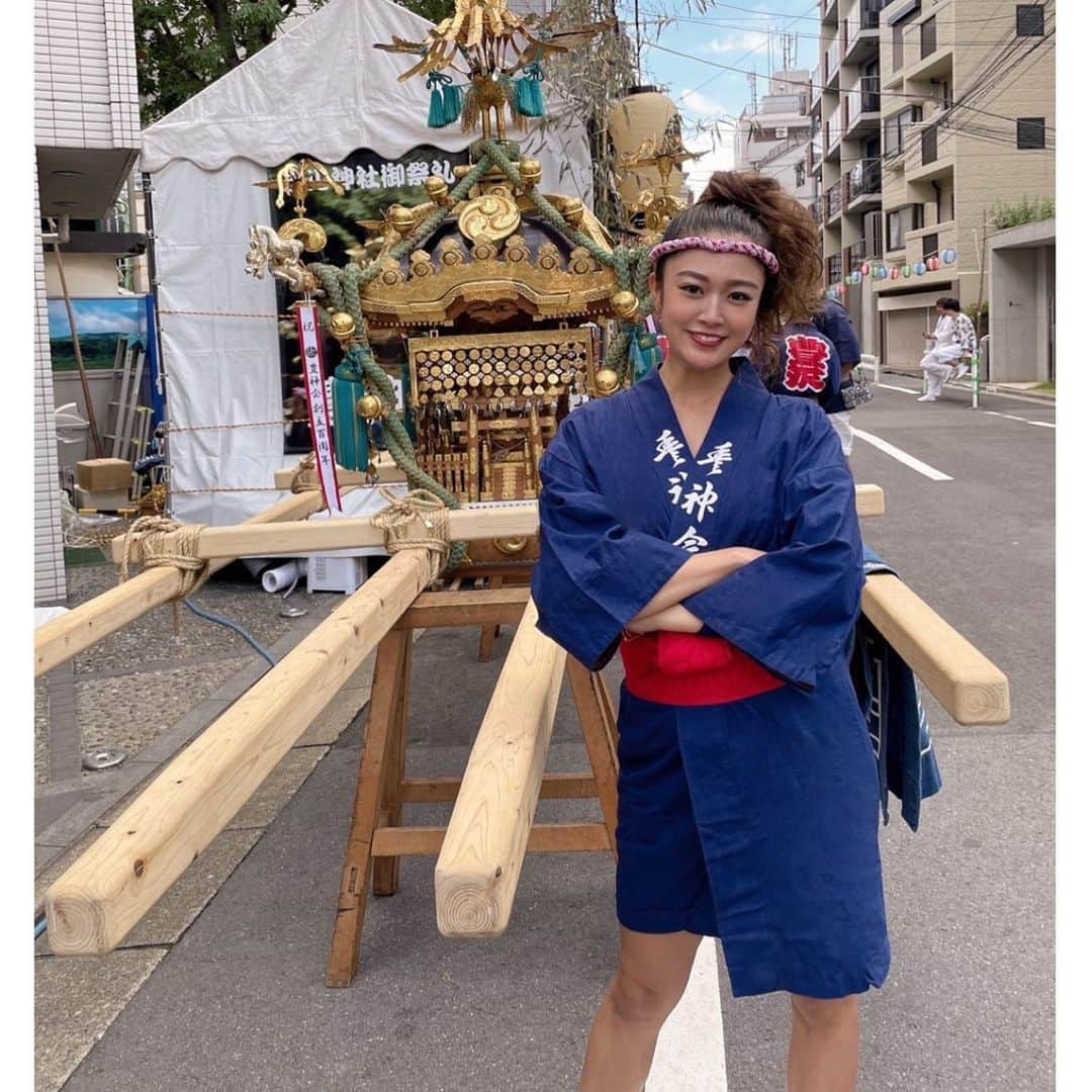 菊池なつきのインスタグラム：「祭りがすき🏮  #豊神会  #神輿 #法被 #お祭り #祭 #渋谷氷川神社例大祭 #氷川神社 #神社 #渋谷 #恵比寿 #広尾 #祭女 #祭男」