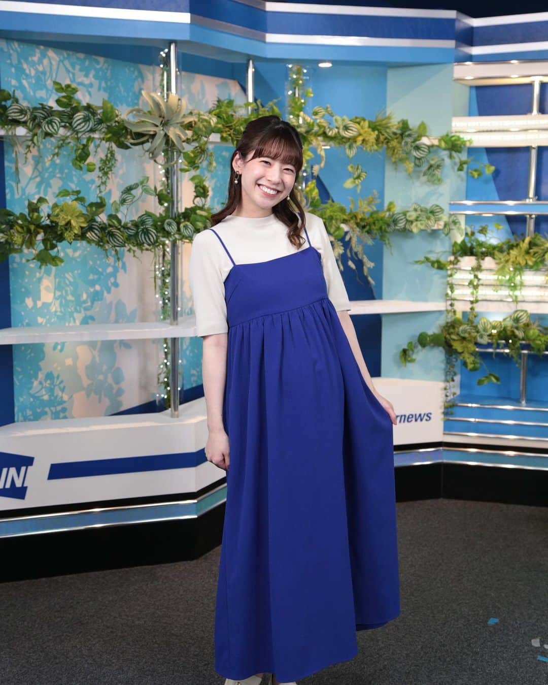高山奈々のインスタグラム：「. 9月10日（日）アフタヌーン🐕 衣装協力👗  ● knit&dress : ROPÉ PICNICさん @ropepicnic_official  ●earring：naotjewelryさん @naotjewelry  綺麗めニット✖︎ブルーのワンピースがとても華やかですし、カジュアルすぎない素敵なスタイル✨ イヤリングも綺麗めなデザインでした✨  素敵な衣装、スタイリングをありがとうございました🥺♡  #ウェザーニュースlive  #ウェザーニュースキャスター  #衣装協力 #キャスター衣装」