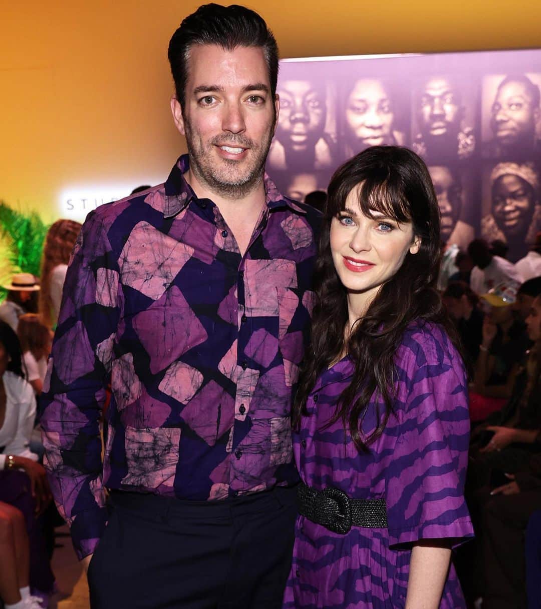 Just Jaredさんのインスタグラム写真 - (Just JaredInstagram)「Newly engaged couple Zooey Deschanel and Jonathan Scott were spotted at multiple NYFW shows together! Check out even more pics of them at JustJared.com. #ZooeyDeschanel #JonathanScott Photos: Getty」9月11日 22時04分 - justjared