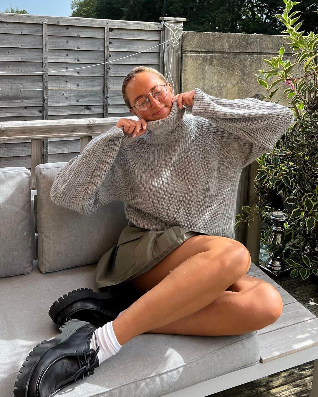 YOOX.COMのインスタグラム：「@isabellapmayer is school-ready with her #8byYOOX look. Take a look at the IG stories to get inspired by all her outfits. #YOOXmyLOOK」