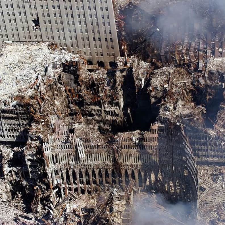 ザックポーゼンのインスタグラム：「Today we remember, reflect and honor all of those affected by the events of 9/11 #neverforget #nyc」