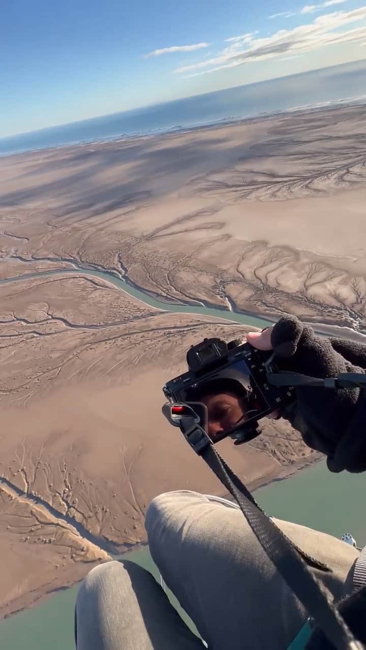 Discoveryのインスタグラム：「This week’s #MarineMonday takes us to the Colorado River Delta. Once a sprawling wetland, excessive water diversion upstream has caused transformed the delta into a lifeless salt flat. @skypacking flew his paramotor 2,000 feet above the delta to photograph the area’s massive “tree” patterns, all that remains of a place where real trees once thrived.」