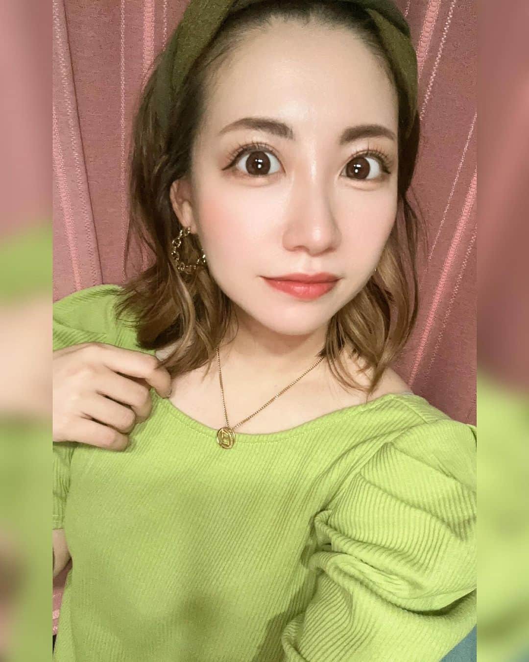 なつきのインスタグラム：「. まつぱした🫶 まつ毛くるんってなると気分もるんるんだなー❣️ . #シティーグループ #ニュークラ #ベルベ #鈴鐘 #クラブベルべ #クラブ鈴鐘 #ホステス #キャバ嬢 #すすきのキャバクラ #すすきのホステス #ショートカット女子 #酒好き」