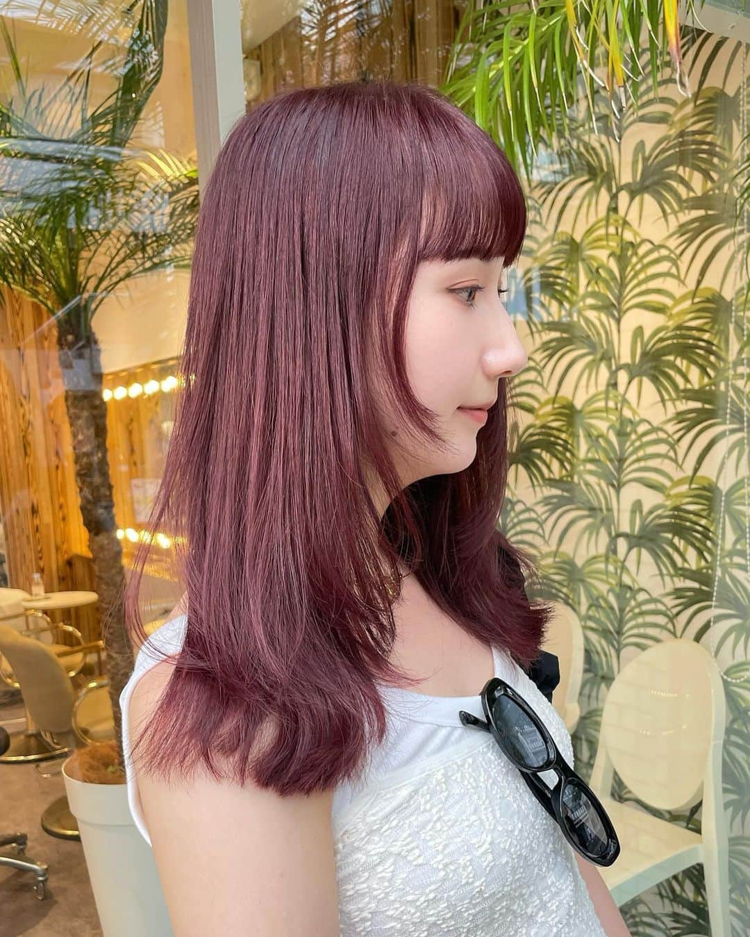 河原洋美のインスタグラム：「お客様hair 秋冬にむけてボルドーカラー❤️ レイヤーも顔周りはたっぷり💯 #linkybyshima #プレミアムケアカラー #ケアカラー #レイヤーカット #ボルドーカラー #hiromi_hair」