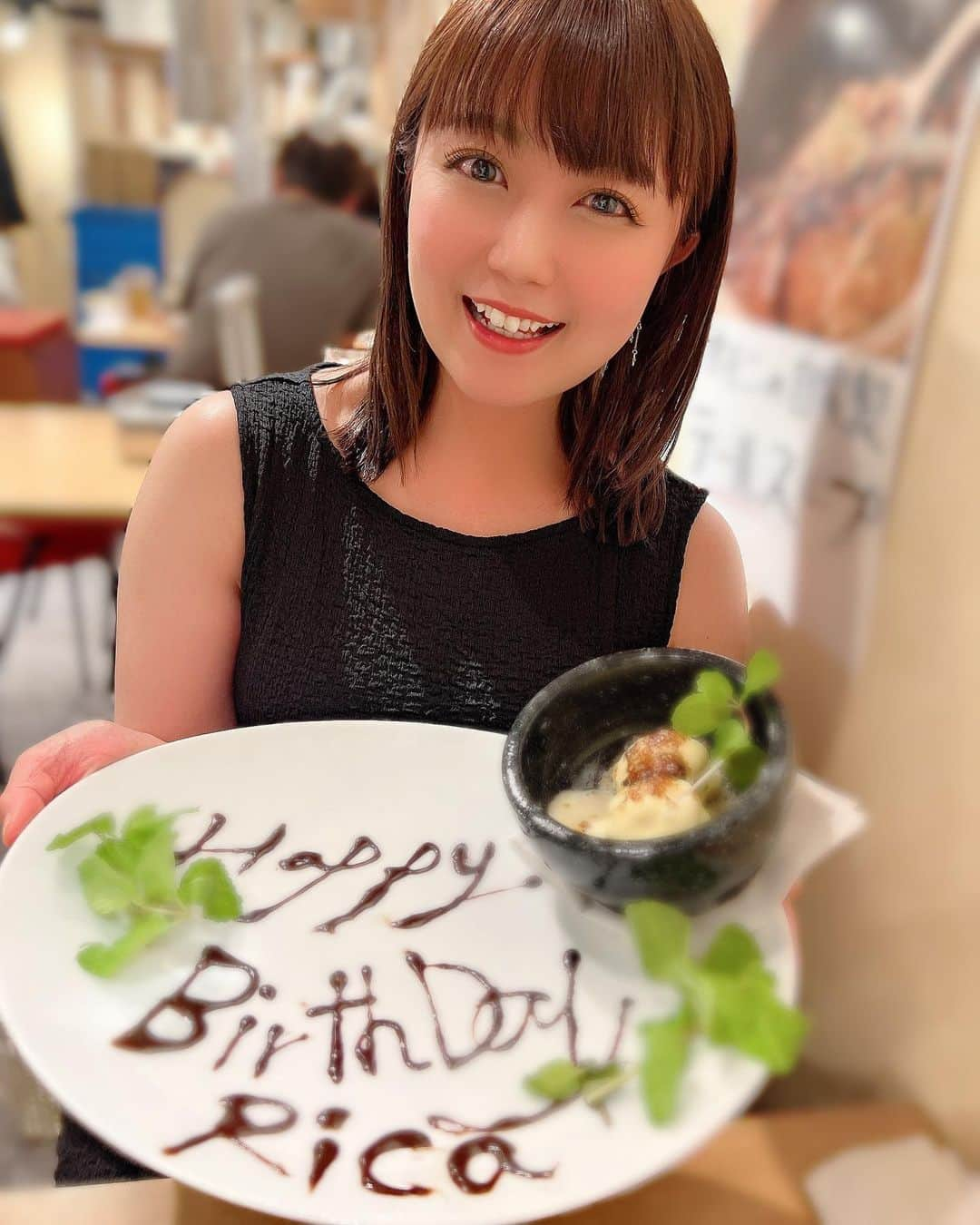 嶋梨夏さんのインスタグラム写真 - (嶋梨夏Instagram)「お誕生日のお祝いまでしていただいてしまいました🥺🙏🏻💓 . . . . . #被写体 #お仕事依頼受付中 #ふたご #大阪焼肉ホルモンふたご #はみ出るカルビ #焼肉 #いっぱい食べる君が好き #むちむち #ぷに子 #アラサー女子 #平成元年生まれ #150cm #ファインダー越しの私の世界 #ポートレート #ポートレート撮影 #女優 #actress #photooftheday #JAPAN #japanesegirl #instagood #followme #ricashima #嶋梨夏」9月11日 22時42分 - shimarica_jp