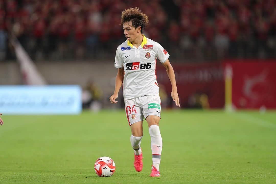 内田宅哉のインスタグラム：「. vs鹿島アントラーズ  ルヴァンカップbest4進出！ 最高の勝利！  step by step✊  #grampus#名古屋グランパス#34 #ミズノ#モレリアネオ4」