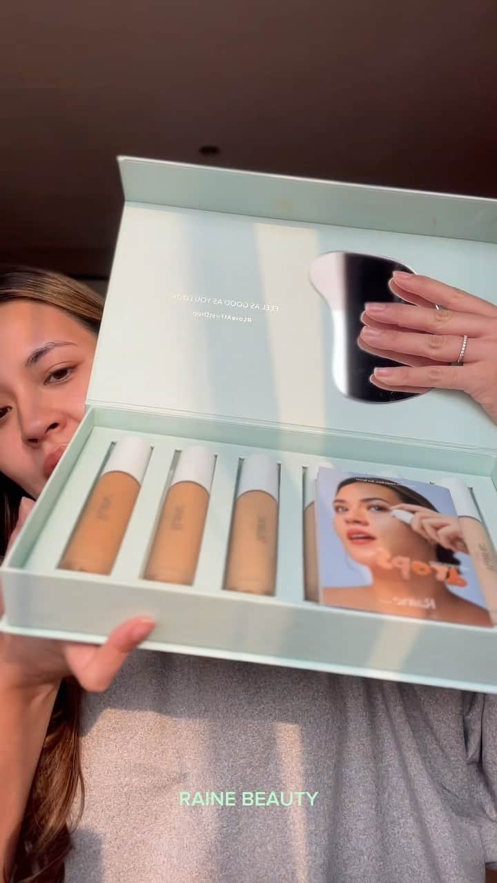 Raisa Andrianaのインスタグラム：「@officialrainebeauty The Daily Skin Drops!! For my clean makeup aesthetic girly, this is the base of our dreams! Try it to believe it, available nowww」