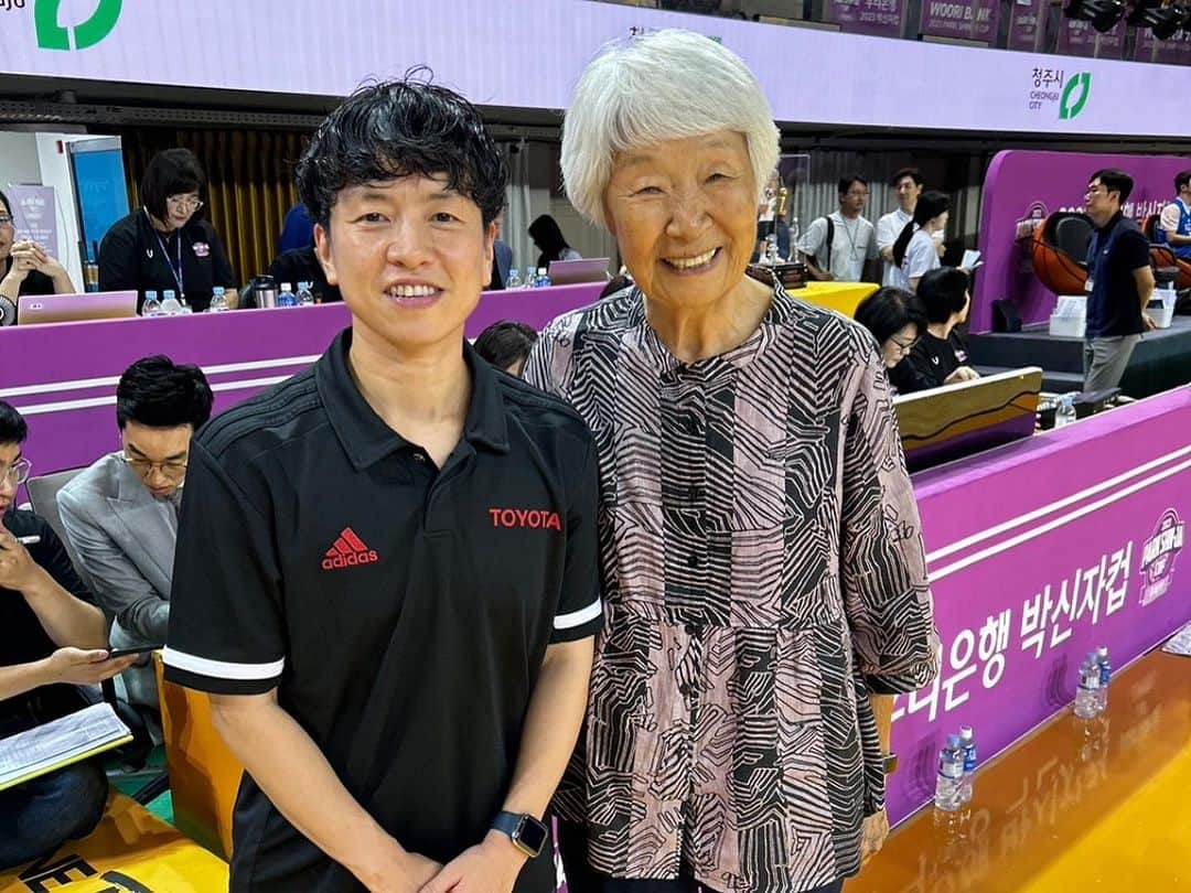 大神雄子さんのインスタグラム写真 - (大神雄子Instagram)「みんなで駆け抜けた8月から9月🏀 ありがとう！ ありがとう‼︎ ありがとう‼︎！  #antelopesway #respect  #パクシンジャカップ　#didit  #チーム集合写真をみて一言言わせてほしい #左のmens3人は肩組んでのショット笑 #なんだろう少年感満載😂  #オータムカップ #thankyou #alliswell  #パクシンジャー　さん #fiba #halloffame 2020」9月11日 22時57分 - shin___01