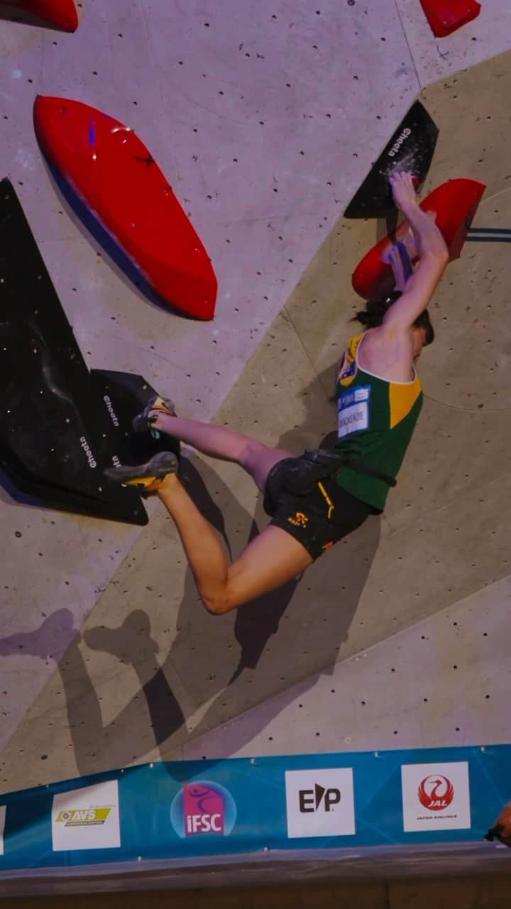 ウド・ノイマンのインスタグラム：「Interesting physical moves to zone of W2 of the  Brixen Boulder World Cup finals.  #climbingcoacheseye #climbingtechniqueofthe21stcentury #bouldering #boulderworldcup」