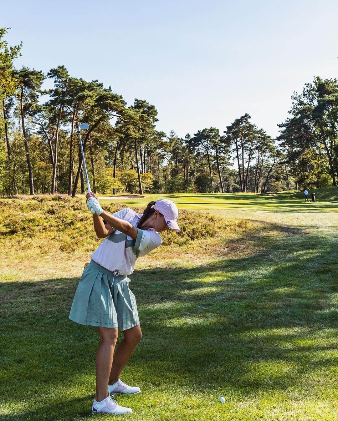 クララ・スピルコバのインスタグラム：「#t15 in Netherlands 🇳🇱 Get to play @hilversumschegolfclub has been such a treat! Thank you 🫶⛳️」