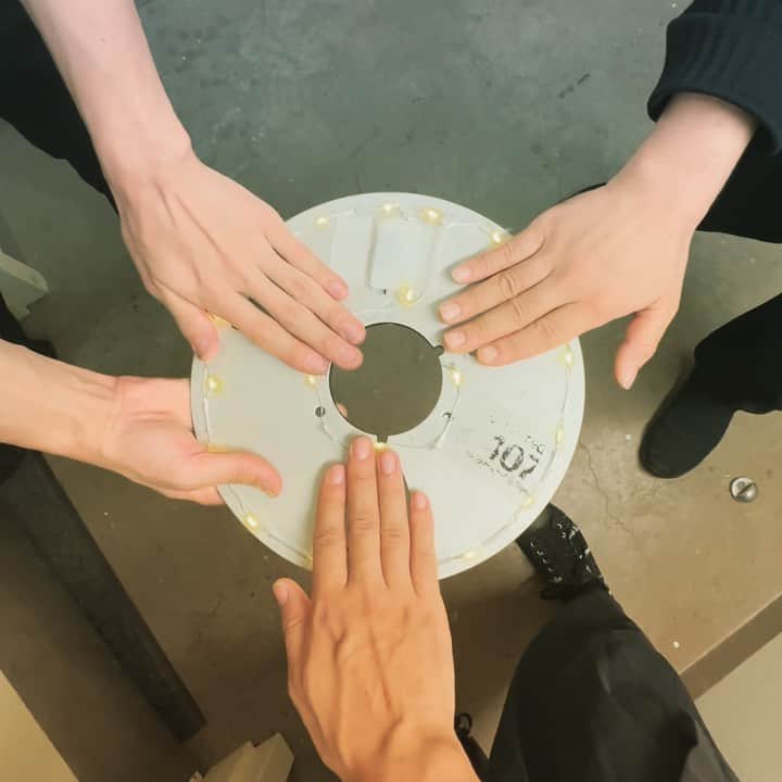 Open Reel Ensembleのインスタグラム：「✇_Memories of Summer_✇ ⁡ 230822_MUTEK Montréal - Forum 230823_MUTEK Montréal - "Nocturne 1" ⁡ \\ ✇PEN // ⁡ ⁡ (Everyone's magnetism was united.) ⁡ ⁡ P.08: Magnetikpunk meets Cyclepunk. Thanks for a great encounter, @lateefmartin ! ⁡ ⁡ #openreelensemble #MAGNETIKPUNK #eiwada #reeltoreel #tape #analog #MUTEK」