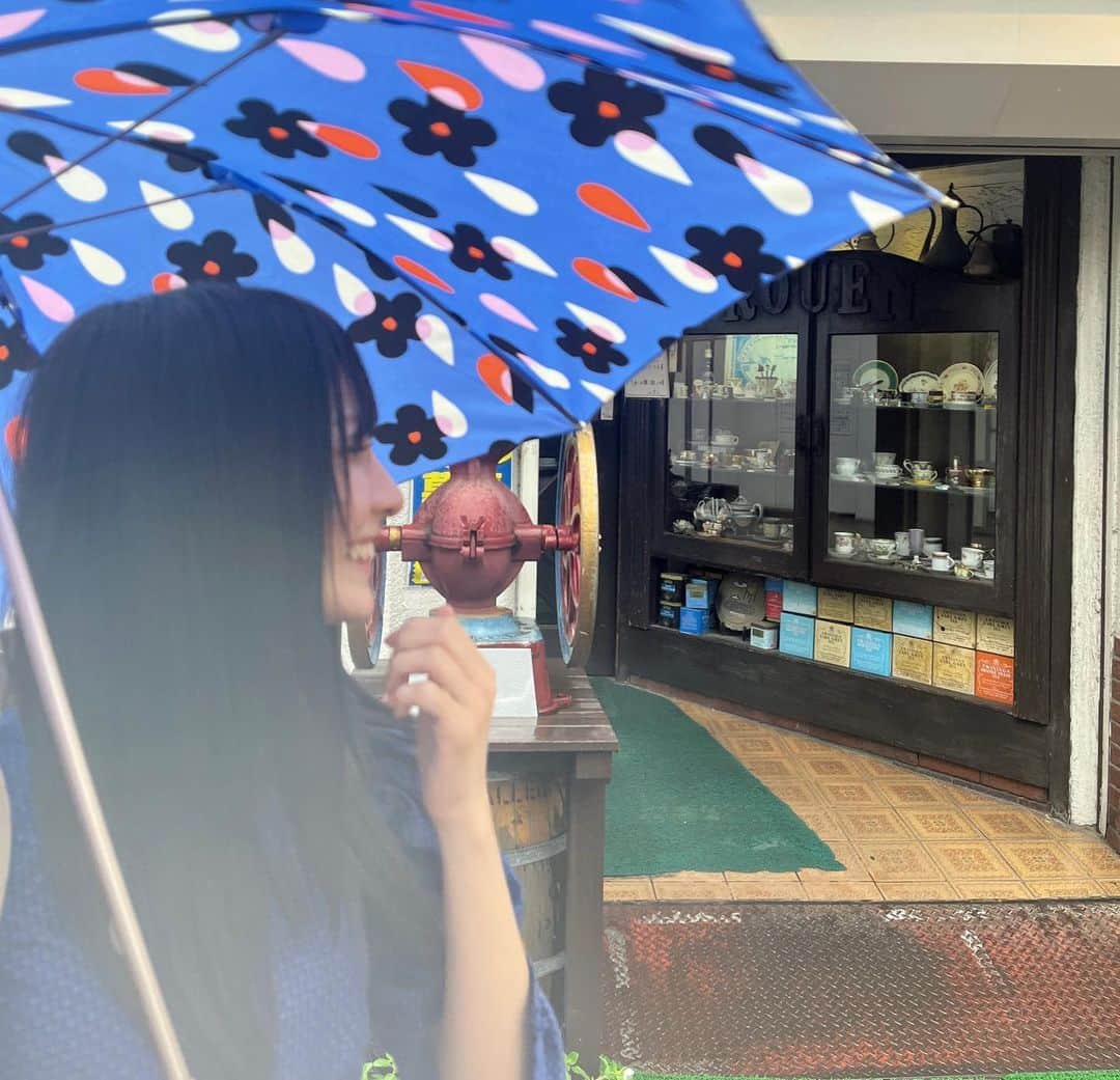 永田詩央里さんのインスタグラム写真 - (永田詩央里Instagram)「青色～な私です🪁 萌ちゃんが撮ってくれました☂️嬉しいね～」9月11日 23時23分 - nagata__shiori