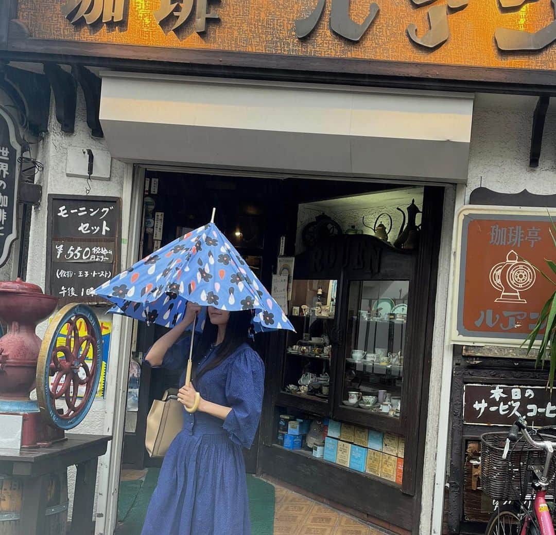 永田詩央里さんのインスタグラム写真 - (永田詩央里Instagram)「青色～な私です🪁 萌ちゃんが撮ってくれました☂️嬉しいね～」9月11日 23時23分 - nagata__shiori