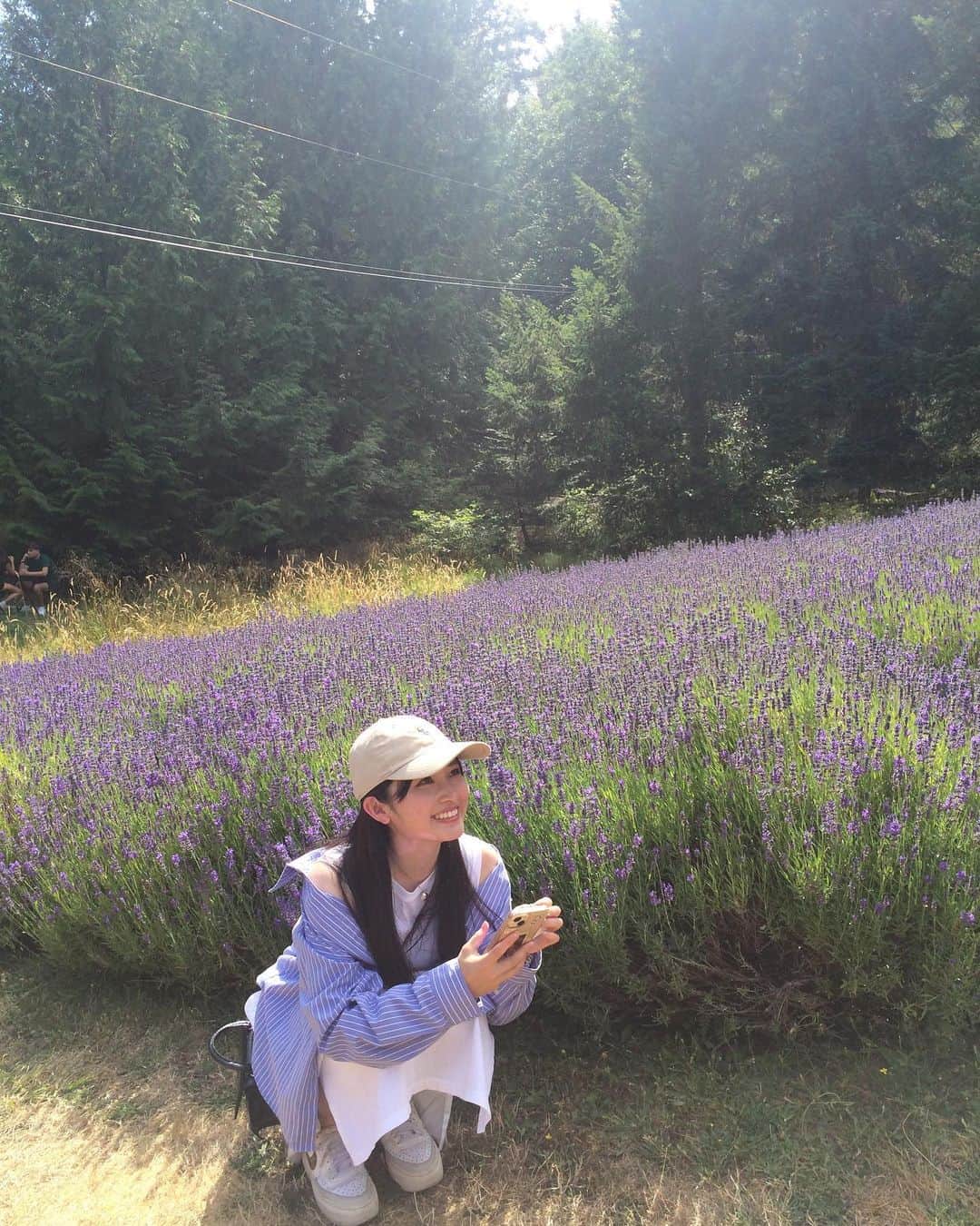森戸知沙希さんのインスタグラム写真 - (森戸知沙希Instagram)「🪻 　 　  Salt Spring Island のラベンダーファームに行ってきた🪻 その時の様子がYouTube公開されたので是非見てください〜  　　　　 　 　  I went to Salt Spring Island to see a lavender farm🪻It was the best season for lavender. I was filming while during the trip and it was posted on YouTube. Check it out 👍 　 　 #saltspringisland #canada #カナダ #ソルトスプリングアイランド #留学生活 #カナダ留学 #trip」9月11日 23時23分 - chisaki__morito.official