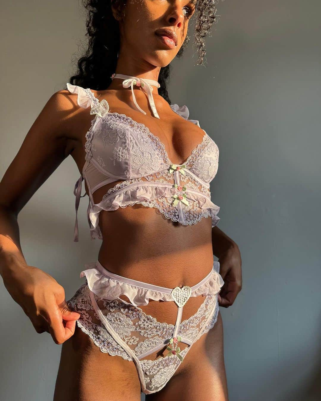 For Love & Lemonsさんのインスタグラム写真 - (For Love & LemonsInstagram)「Lilac love 💜 Muse @eileenmatiass in The Margaux Bustier and High-Waist Panty #FLLforVS #forloveandlemons」9月11日 23時24分 - forloveandlemons