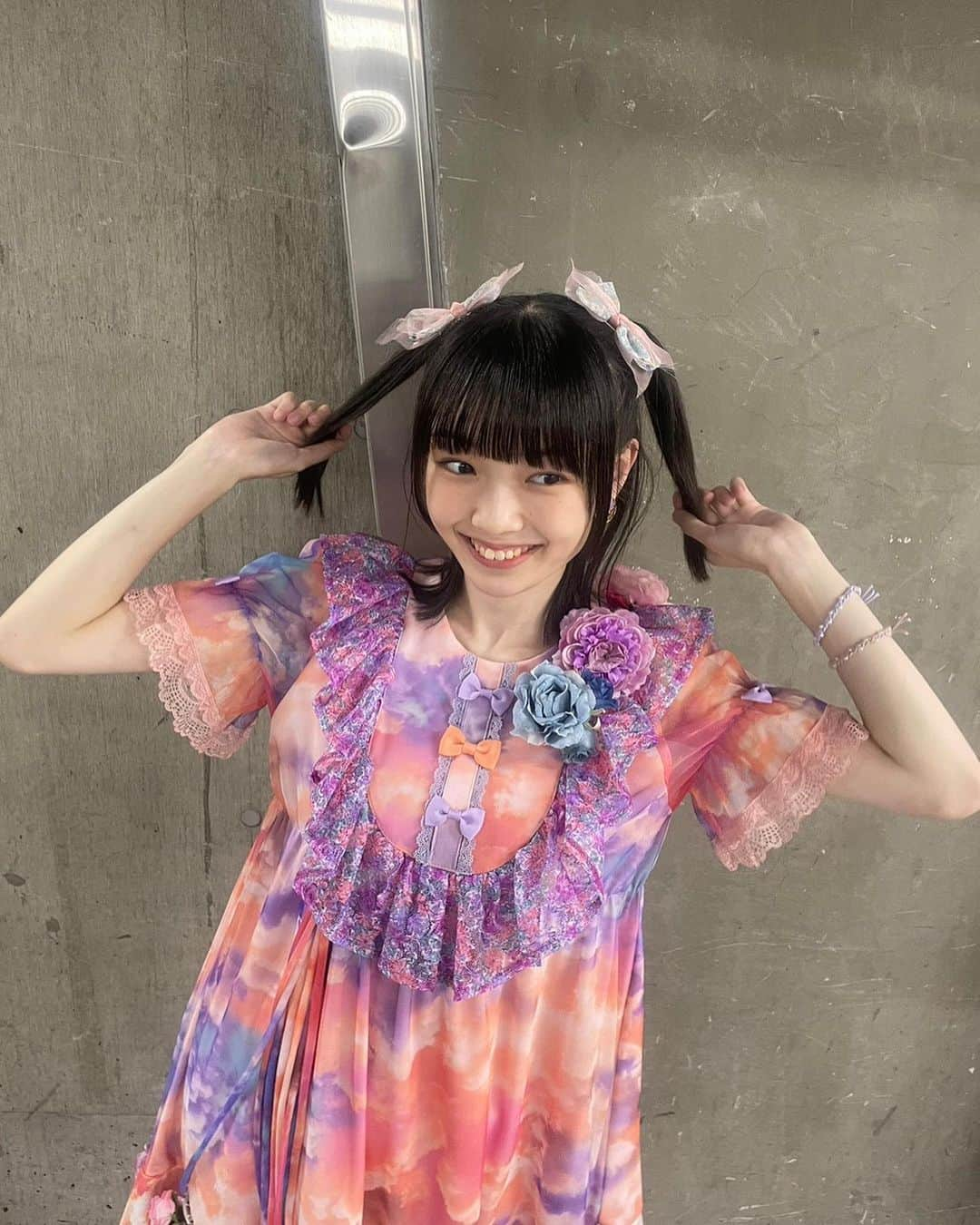 山﨑愛生さんのインスタグラム写真 - (山﨑愛生Instagram)「. Hello! Project 25th ANNIVERSARY CONCERT 『ALL FOR ONE & ONE FOR ALL! 』  佐藤優樹さんと写真撮っていただきました💚 ありがとうございました😌  北海道出身の笹コンビ🎋  #佐藤優樹 さん　#まーちゃん  #山﨑愛生 #ぱんちゃん  #パンダさんパワー  #モーニング娘 #モーニング娘23  #morningmusume23」9月11日 23時31分 - mei_yamazaki.official