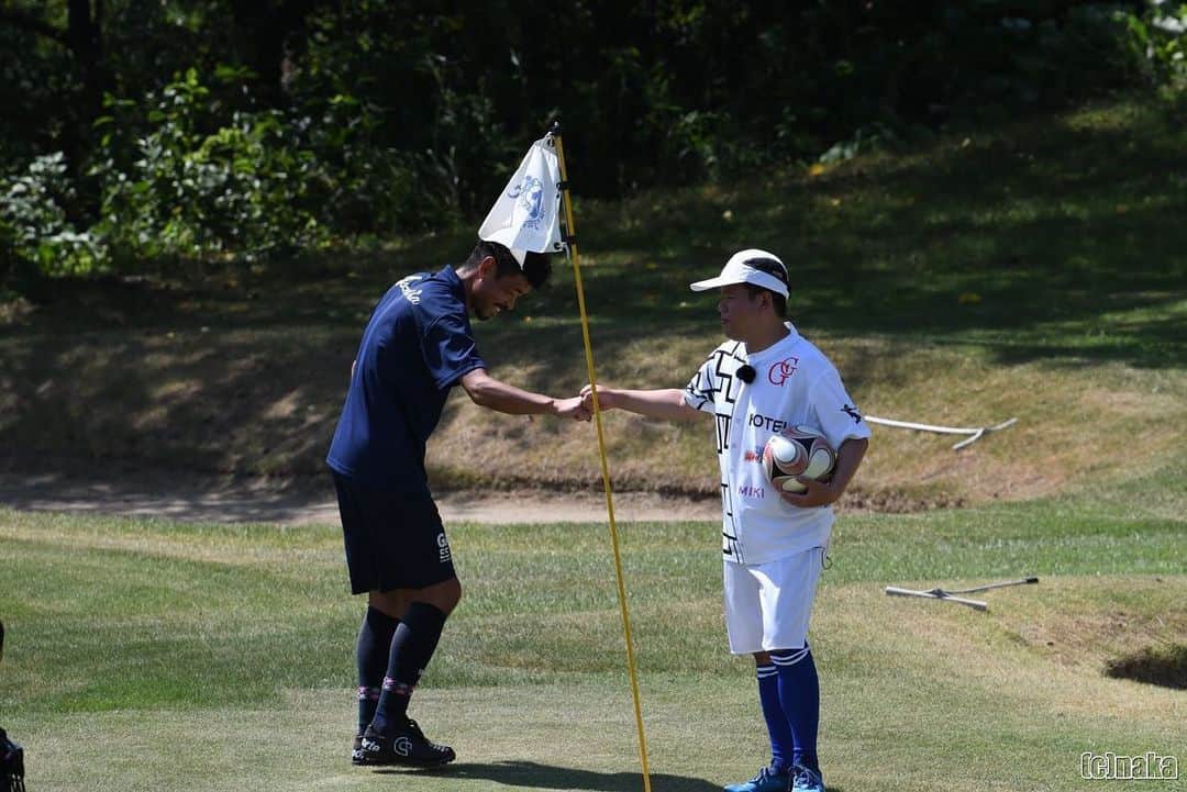 のインスタグラム：「#ダイアン さんとのフットゴルフ⚽️⛳️ @hohohgolf_official さんにてラウンドをさせていただきました🙏  『ダイアンのガチで！ごめんやす』が9/8(金)・ 9/13(水)19：30～20：00(群馬テレビ)で放送されます。  TVerでの見逃し配信もあるそうですので、よろしくお願いいたします。 . . . #鹿島Ascendia @kashima_ascendia 『“挑戦” 〜Ascendiaパートナー・サポーターと共に〜』  【オフィシャルトップパートナー】 #六左衛門 様 (@rokuza.emon)  【オフィシャルメディアパートナー】 #Locoty 様 (@locoty_rokko)  【オフィシャルパートナー】 #ツマギアンズ 様 (@tsumagians) #丸三老舗 様 (@marusanrouho) #うさみ園 様 (@1515usamien) #株式会社スミエイ 様 #明盛宏産株式会社 様 (@meisei_kousan) #飯島自動車工業 様 #株式会社田口商事 様 #ミツギ写真 様  【オフィシャルトップサポーター】 #トライレイクゴルフクラブ 様 (@goruhupuraza)  【オフィシャルサポーター】 #くるりん森 様 (@kururinmori_kashima) #有限会社大川交通 様 #豆ぱん 様 (@mamepan5656) #K3Cafe 様 (@k3cafe) #おくだ鍼灸マッサージ院 様 (@okuda_kashima)  #鹿畑ポテト小屋 様 (@shikaclub) #みちくさ 様 (@michikusa_kashima) #遊酒宮なか 様 (@yuushumiyanaka) #有限会社誠和運輸 様 #REイッソクダイシｨｨｨｨ 様 #アクアショップアレンジ 様(@aqua_shop_arrange2021 )  【オフィシャルサプライヤー】 #CALDEIRA 様 (@caldeira_tokyo) #BMZ 様 (@bmz_inc)  #フットゴルフ #FOOTGOLF #FOOTGOLFDREAM #感謝 @footgolfdream_official」