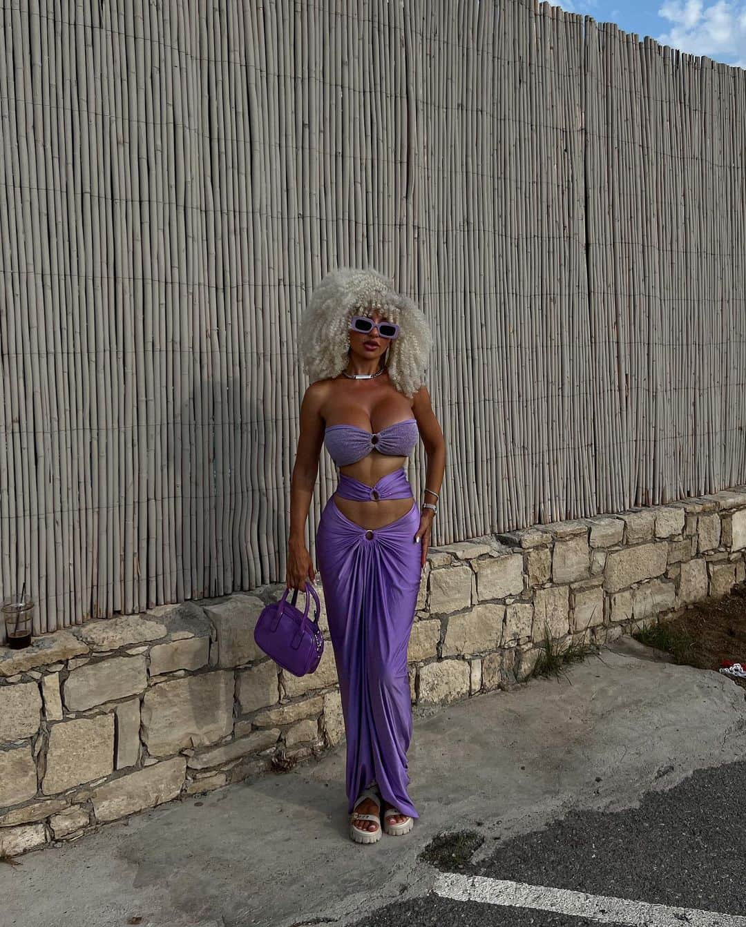 イリーナ・イワノワさんのインスタグラム写真 - (イリーナ・イワノワInstagram)「@FashionNova 50 shades of lilac 💜   Wearing dress in size S (could have gone for M )」9月11日 23時41分 - hipdoll