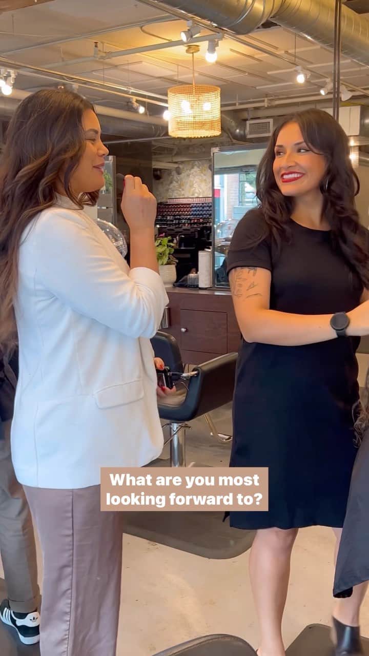 CosmoProf Beautyのインスタグラム：「Getting the entire salon to a show or attend a class can be challenging, not to mention fitting every stylists needs, and it can be expensive! I purchased a @cosmoprofbeauty Color the World ticket so that we can have a viewing party & everyone gets to watch!  After hearing the answers from each hairstylist in the salon, I’m curious to hear what you would be most interested in learning? Did you get your ticket too?  #cosmoprofbeauty #sponsored #licensedtocreate #cosmoprofpartner #digitalhairshow #haireducation #haireducator #hairshow」