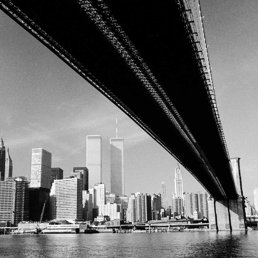lifeのインスタグラム：「Today we remember September, 11th 2001 and honor all those who lost their lives 22 years ago. #neverforget  (📷 Alfred Eisenstaedt, 1983/LIFE Picture Collection)」