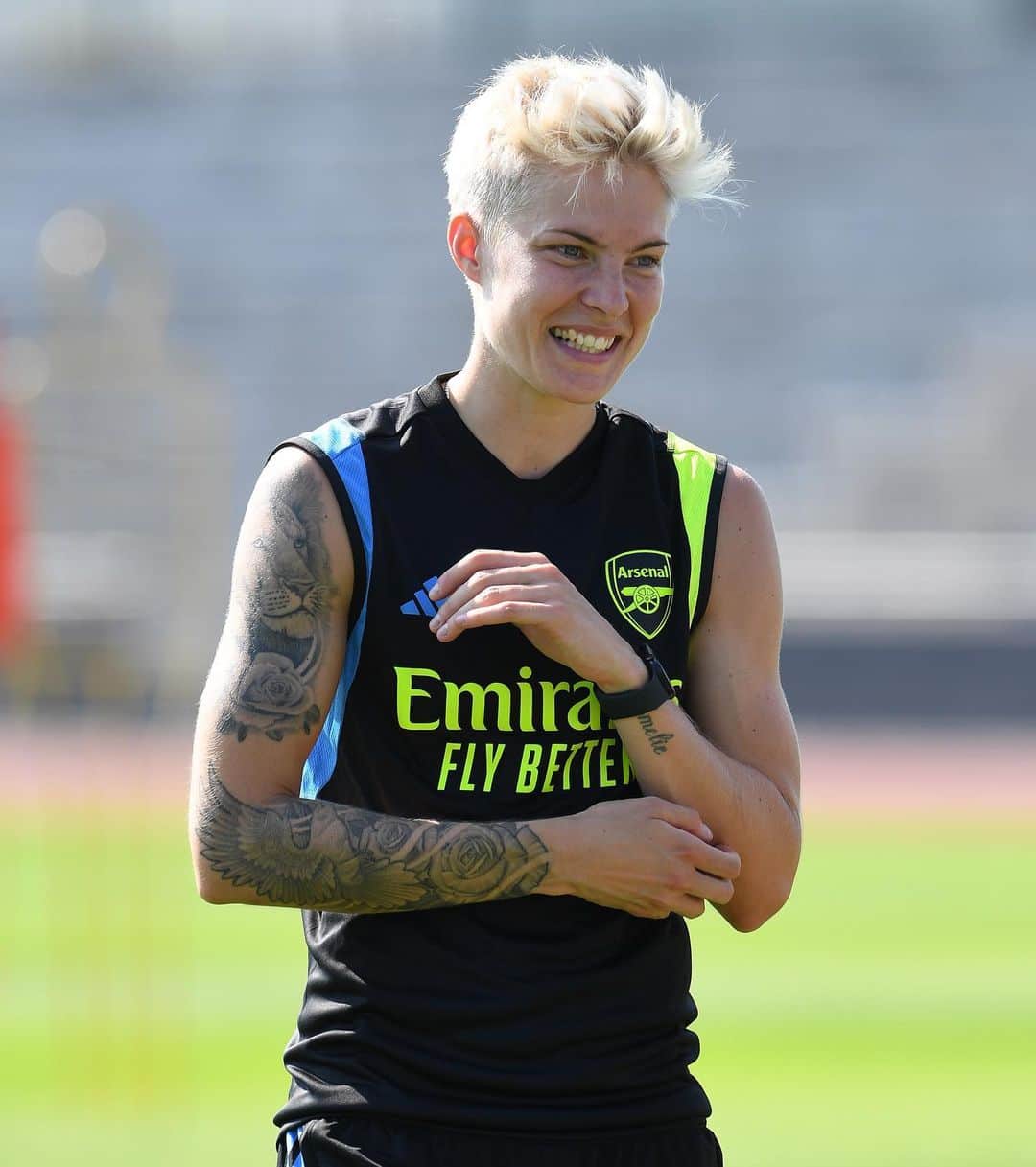 Arsenal Ladiesさんのインスタグラム写真 - (Arsenal LadiesInstagram)「Welcome, @laiacodina5 👋 Swipe for more training pics 📸」9月12日 0時06分 - arsenalwfc