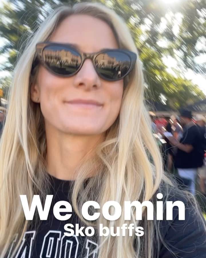 エマ・コバーンのインスタグラム：「Been waiting for a weekend like this for 29 years (swipe to see me as an OG fan in 1994 😂😂). Go Buffs ✌️ #gobuffs」