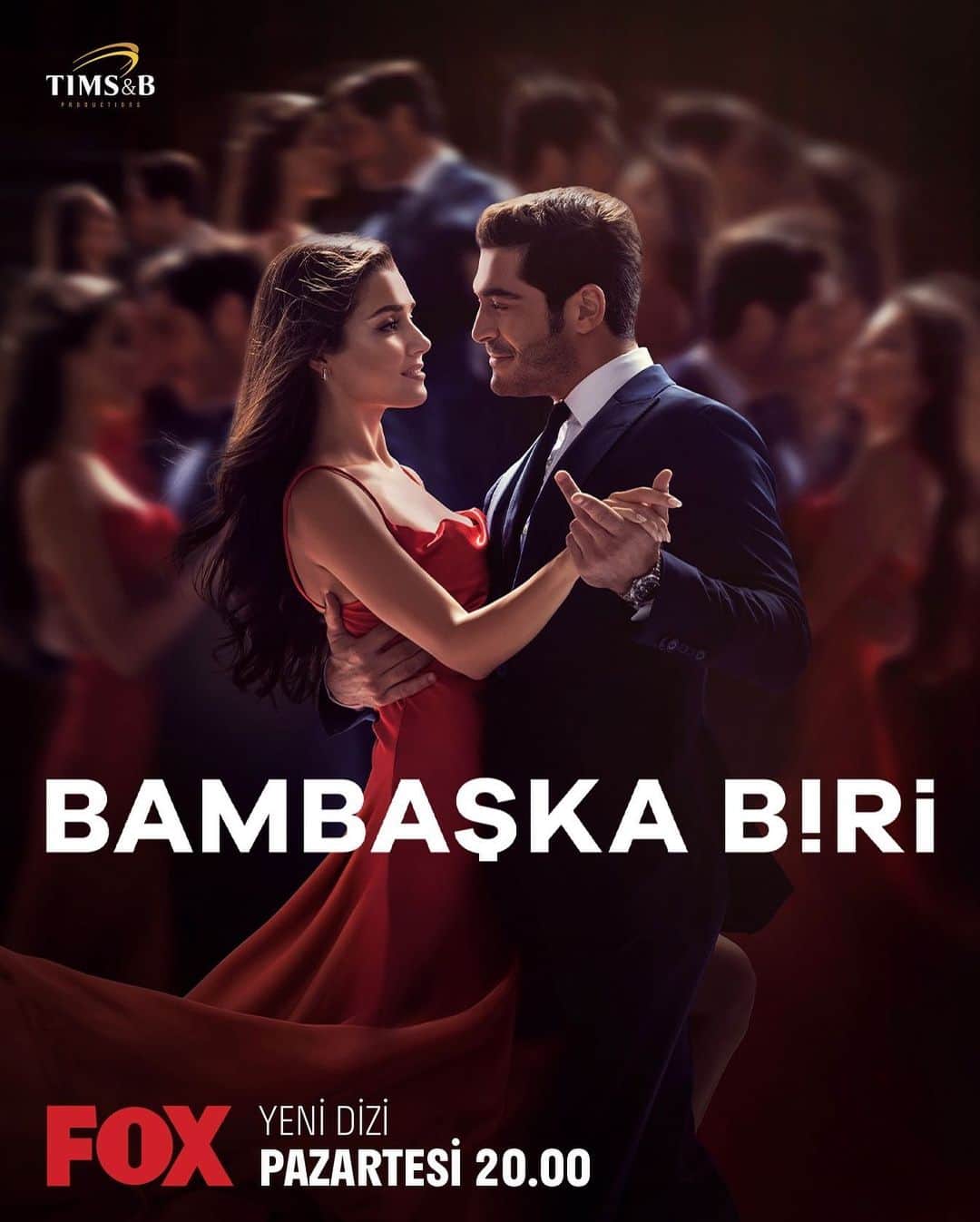 Hande Ercelのインスタグラム：「Bambaşka Biri 🌹  20.00 da @foxturkiye ‘de.  @bambaskabiridizi」