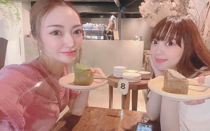 姫乃稜菜のインスタグラム：「2ヶ月に1回のペースで来ちゃってる新大久保🤣 韓国料理が好きすぎる🥹 毎回違うお店に！！ その後は行きたいカフェに行きます☕️ 4時間は語る🤣🤣🤣 そんなOFF☺️  #新大久保#韓国料理#カフェ#ケーキ#カフェラテ」