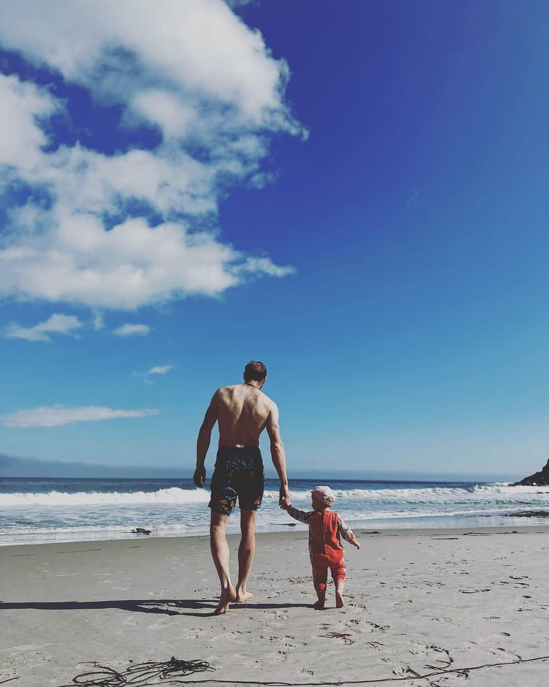 シャウナ・コックジーさんのインスタグラム写真 - (シャウナ・コックジーInstagram)「Went to Northern Ireland for the climbing, would have stayed for the beaches 😍💓」9月12日 0時20分 - shaunacoxsey