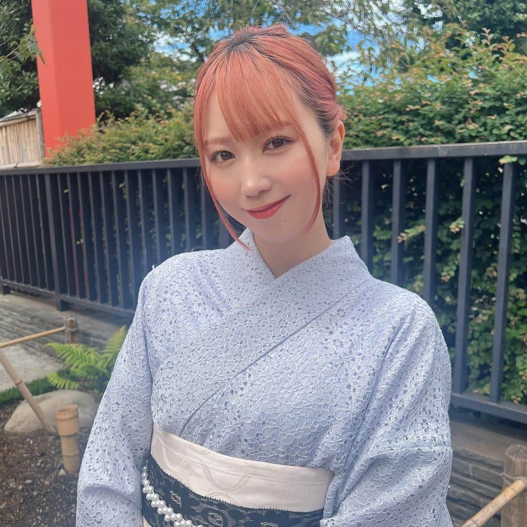 杉山優華のインスタグラム：「🏮🏮🏮 . . . 浅草で初めて着物レンタルしました☺️✨ レースの着物可愛い✨ヘアセットもしてくれて荷物も預かってくれるから身軽でお散歩できるのとってもよかったです🐶🐶🐶浅草行った際には是非っ❤️ . . . PR @kimonoarisa #浅草着物レンタル #着物レンタル浅草 #浅草浴衣レンタル #浴衣レンタル #浴衣レンタル浅草 #浅草浴衣 #浅草着物 #レンタル着物」