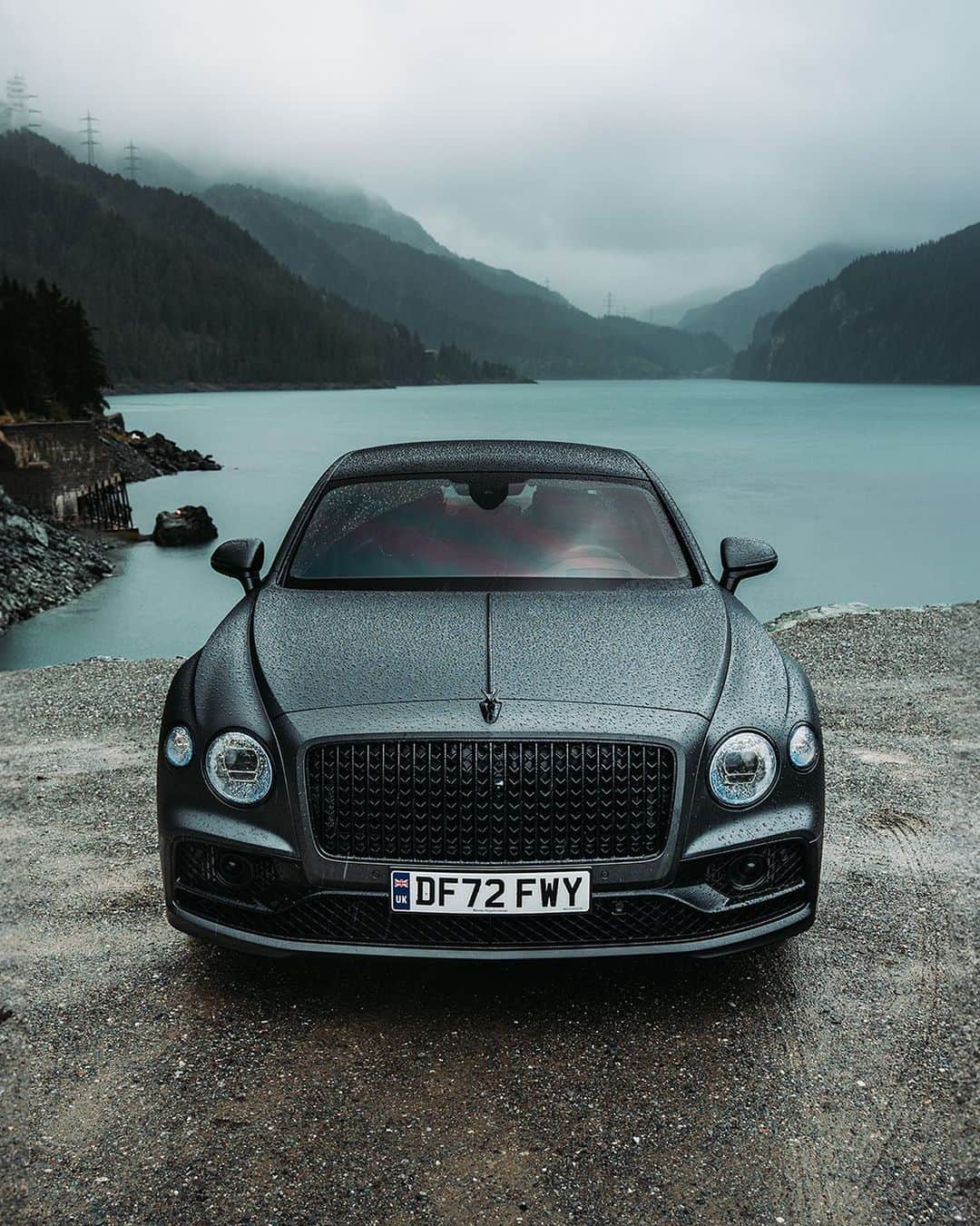 のインスタグラム：「After the storm comes the calm  📷 @GeorgeColbeanu  _ #Bentley #FlyingSpur Speed (W12) WLTP drive cycle: fuel consumption, mpg (l/100km) – Combined 18.8 (15.0). Combined CO₂ Emissions – 340 g/km.」
