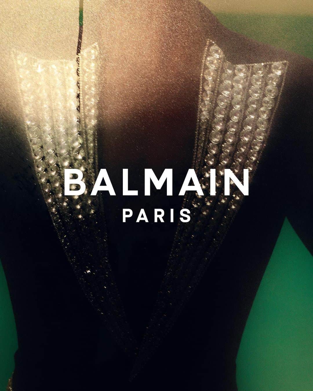 のインスタグラム：「BALMAIN FALL/WINTER 2023 Blurring lines to sharpen our focus. @olivier_rousteing @thibautgrevet」