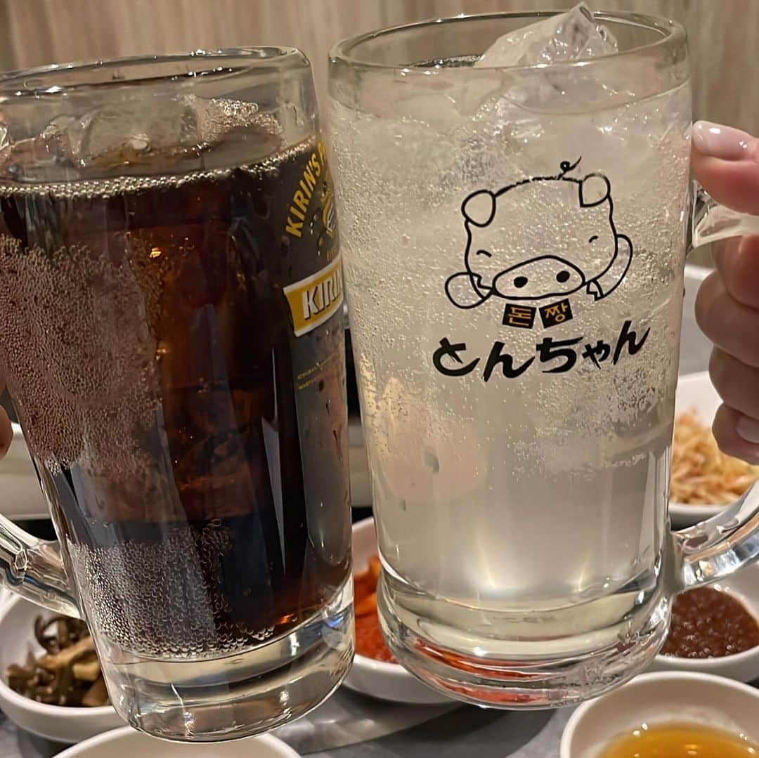 斉藤真木子さんのインスタグラム写真 - (斉藤真木子Instagram)「こないだ載せたら、どこの韓国料理ですか？！ってとても聞かれるのですが、サムギョプサル専門店のとんちゃんです🐖🇰🇷  私が行ったのは渋谷店ですが、新大久保はもちろん、新宿にも上野にも池袋にも他にもたくさん店舗あるので是非一度行ってみてほしい😄(名古屋にもできないかな)  頼んでもない前菜たちもたくさん出てくるので本当にお得だし、何を食べても美味しすぎるのでオススメです😂👏🏻  #東京サムギョプサル#サムギョプサル専門店#渋谷サムギョプサル#とんちゃん#新宿サムギョプサル#新大久保サムギョプサル#渋谷グルメ#渋谷ランチ#渋谷ディナー」9月12日 0時45分 - saitomakiko628