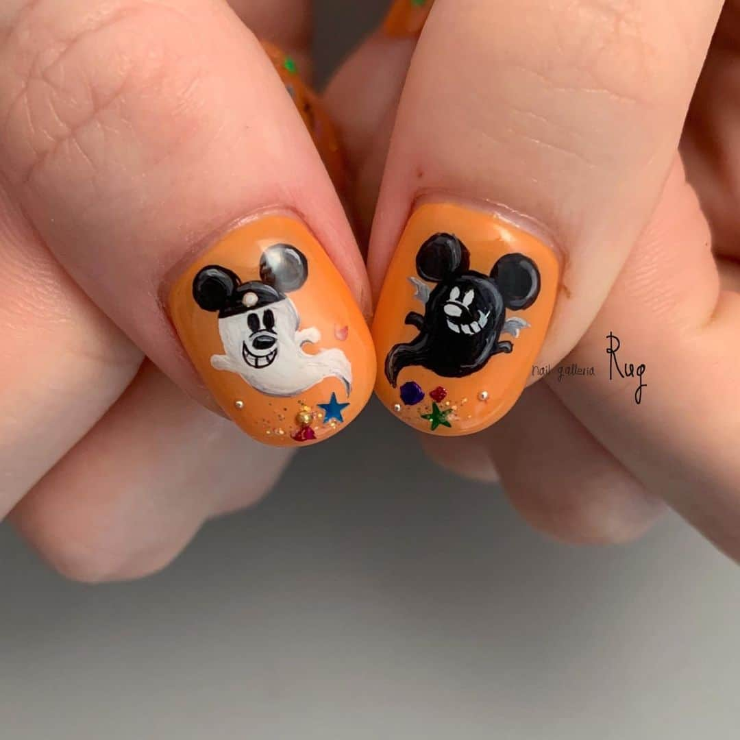 aoki_nailさんのインスタグラム写真 - (aoki_nailInstagram)「・ もうすぐこの時期💫 #trickortreat〜🍬  nailgalleria  Rug〈ラグ〉 大阪市北区中崎西2-6-3  #ハロウィンネイル#ハロウィンコスプレ #ハロウィン#halloween #halloweencostume #halloweennails #halloweenmakeup #カジュアルネイル#大阪ネイル#ネイルチップオーダー #ディズニーネイル #popnail#pampkin #halloweenart #キャラクターネイル#キャラネイル#haloweendisney#ハロウィンネイル大阪　#アートネイル大阪」9月12日 0時59分 - aoki_nail