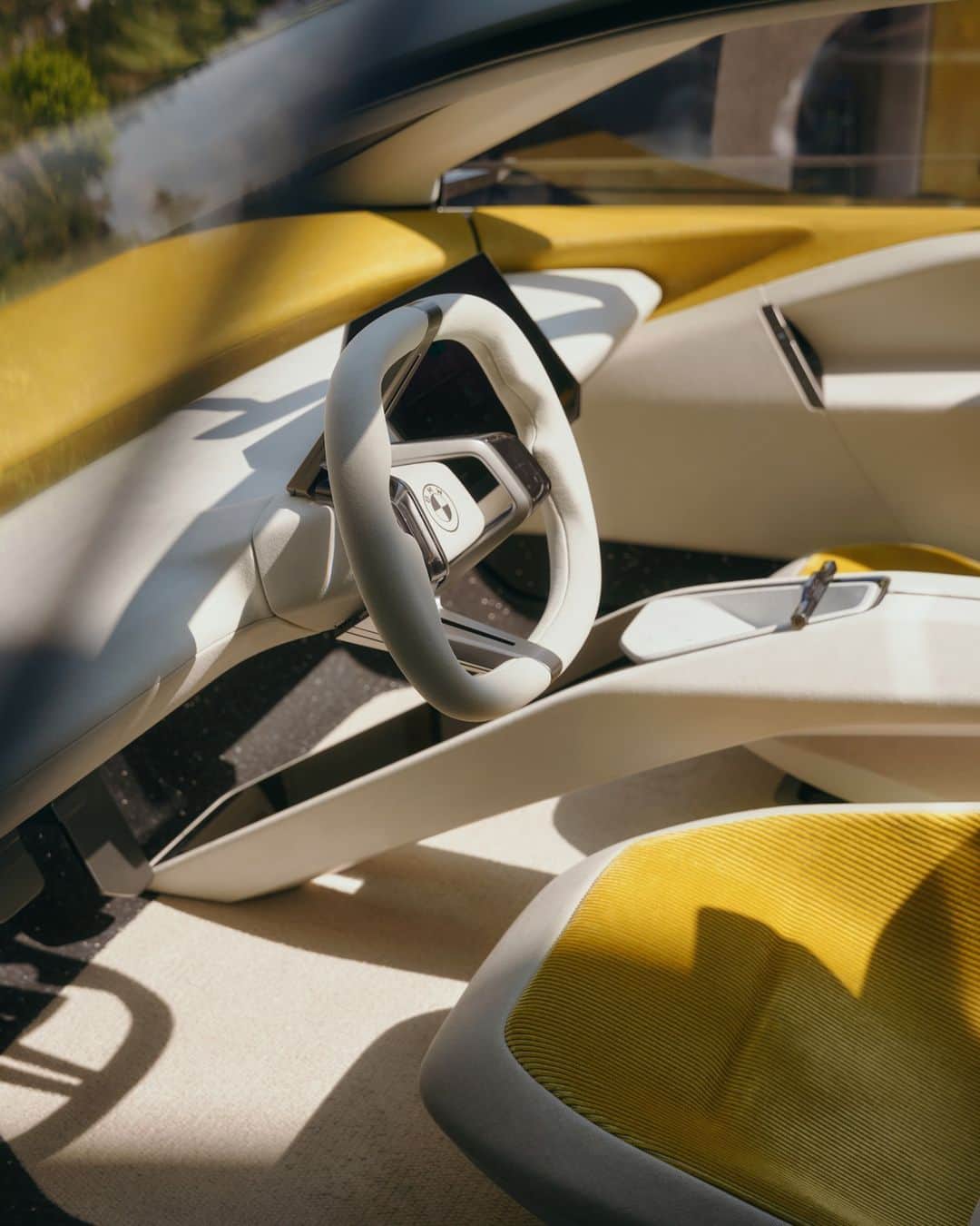 BMWさんのインスタグラム写真 - (BMWInstagram)「Departure into a new era of individual mobility. The BMW Vision Neue Klasse.  #NeueKlasse #IAA23 #THEVisionNeueKlasse #TheNeueNew」9月12日 1時00分 - bmw