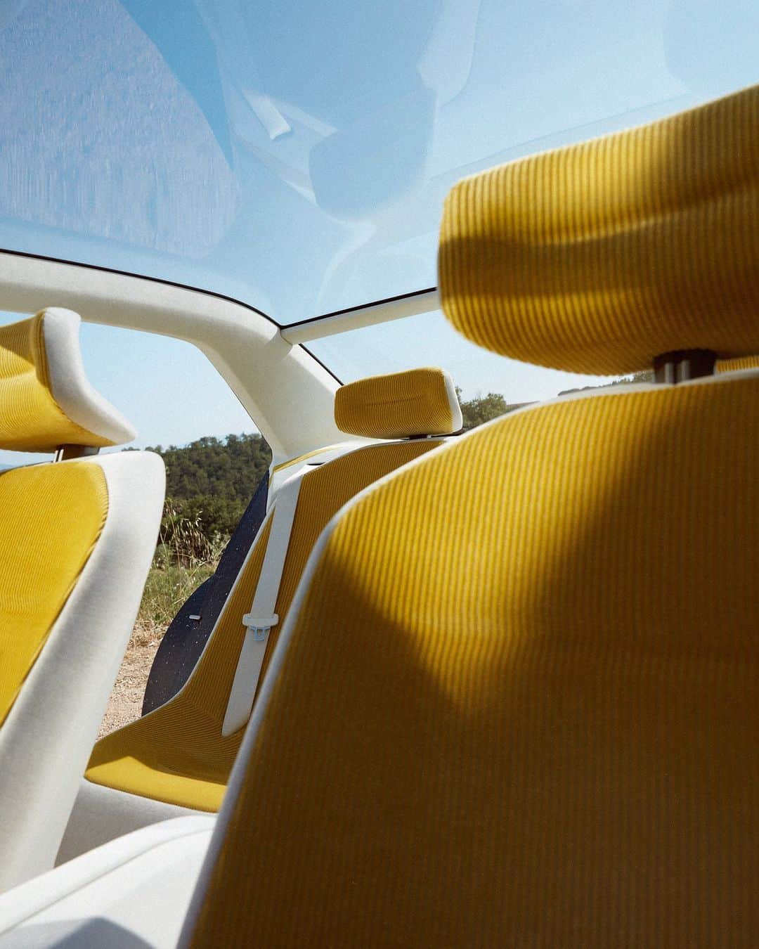BMWさんのインスタグラム写真 - (BMWInstagram)「Departure into a new era of individual mobility. The BMW Vision Neue Klasse.  #NeueKlasse #IAA23 #THEVisionNeueKlasse #TheNeueNew」9月12日 1時00分 - bmw