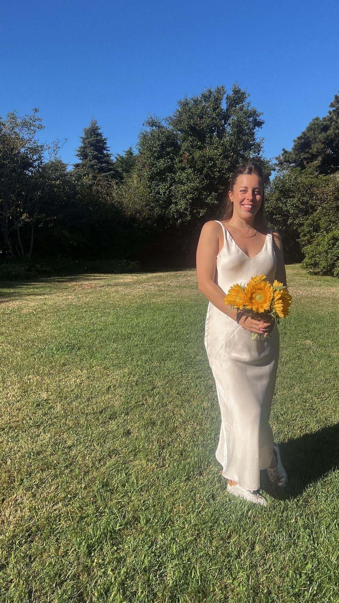 アシュリー・ワグナーのインスタグラム：「All jokes aside, this is the park @princepaeonia and I grew up in, and where Alex and I will be getting “officially” married at this summer 🥰」