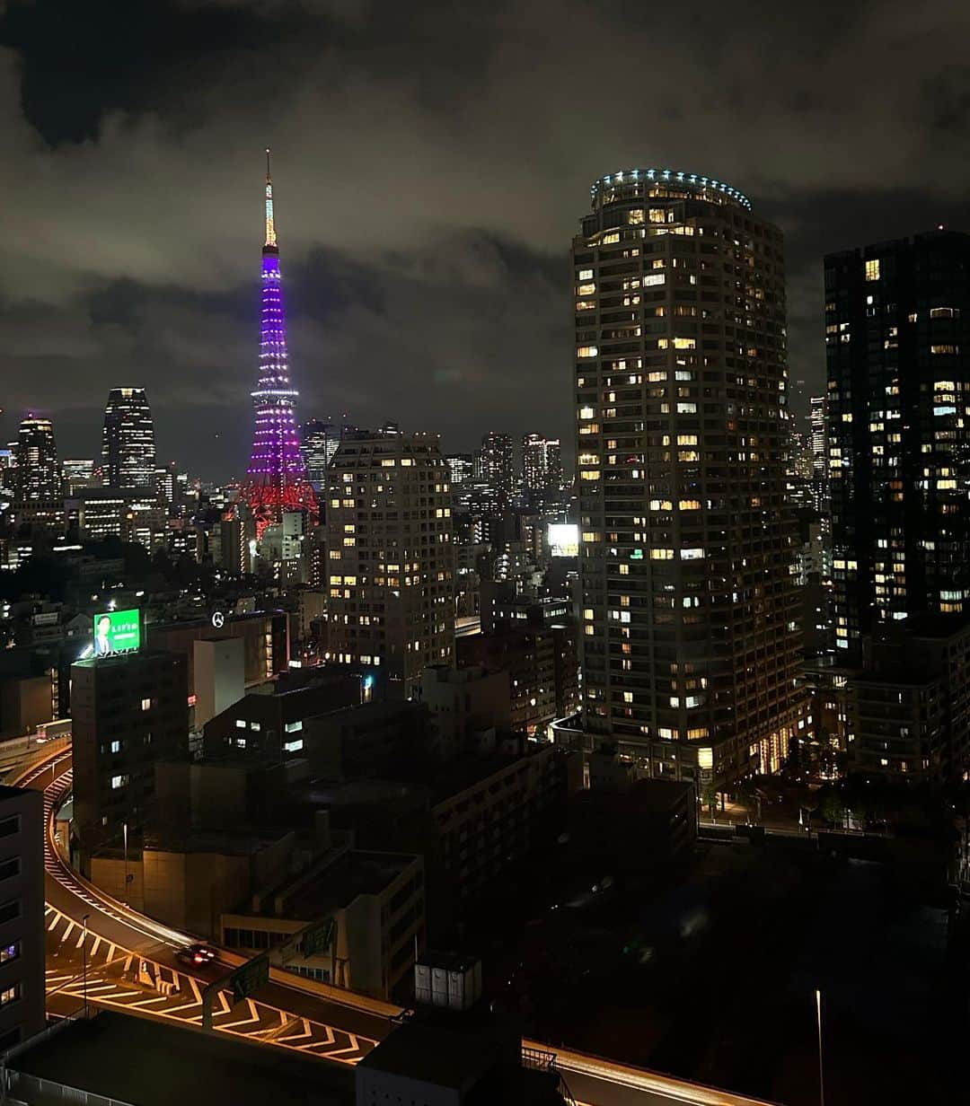 中岡由佳さんのインスタグラム写真 - (中岡由佳Instagram)「❇︎ 東京タワーのライトアップ🗼✨ 20時からはインフィニティ・ダイヤモンドヴェール。 放つ光が美しい東京の夜景。  #tokyotower #東京タワー #nightview #夜景 #tokyo #東京 #japan #日本」9月12日 1時04分 - yuka_nakaoka