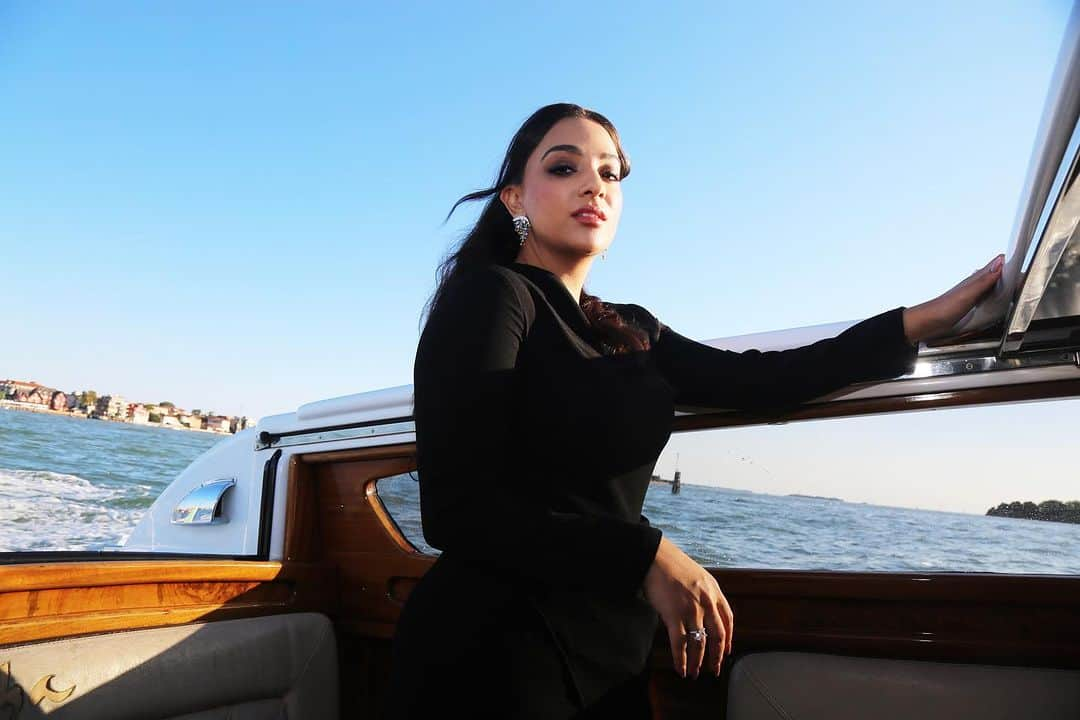 Khairiah Abulabanさんのインスタグラム写真 - (Khairiah AbulabanInstagram)「Venice moments..  #venicefilmfestival   Dress @maison.eliomoussallem @eliomoussallem  Jwelery @nadine_jewellery  Makeup @armanibeauty via @vanessaudovicich  Hair @kerastase_official  via @rossimassimiliano_official  Nails @nourrnails  Photography @hamedz199 - @ibrahimalyousif」9月12日 1時22分 - kh_abulaban