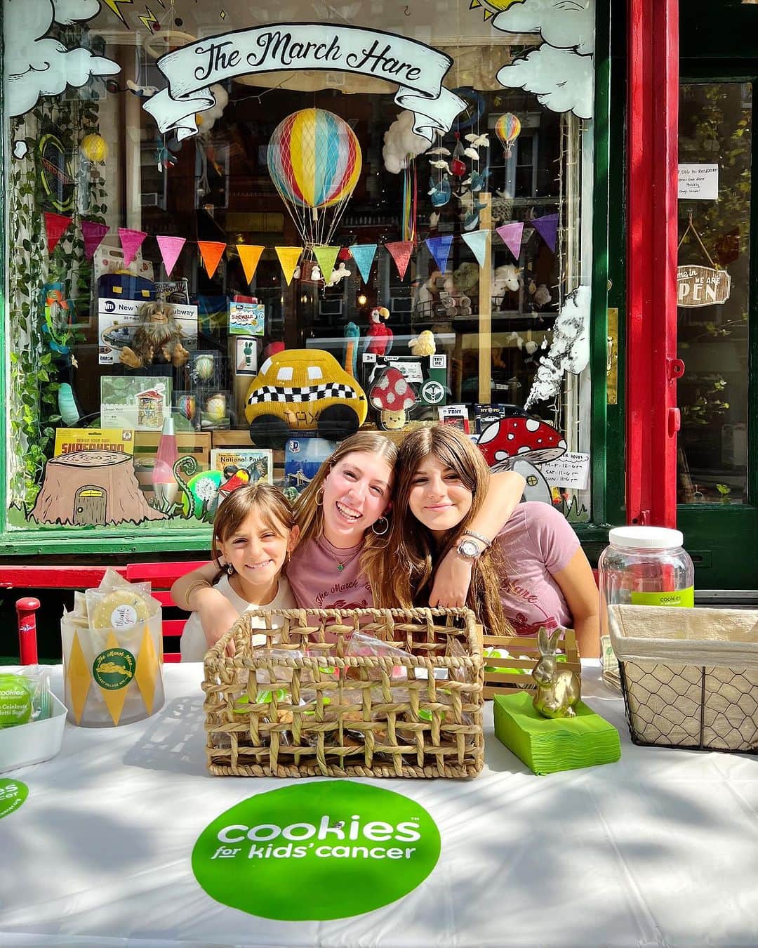 Ilana Wilesのインスタグラム：「Thank you to everyone who came to our bake sale at @themarchharenyc this Saturday! The kids ran the show and raised $1500 for @cookies4kids. I was so touched by everyone who baked and everyone who stopped by to purchase a cookie. One of the great things about @cookies4kids, besides the fact that they have raised $20M for pediatric cancer research, is that they supply all the materials you need for a successful bake sale (packaging, signage, balloons, etc.), giving kids an easy way get involved, support a good cause and rally their community. If you weren’t able to stop by, through the end of the day, we’re donating 10% of all online sales at the March Hare back to cookies4kids! Link to shop in bio.」