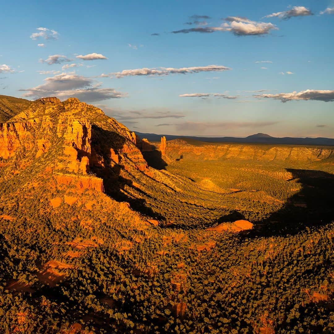 National Geographic Travelさんのインスタグラム写真 - (National Geographic TravelInstagram)「Photos by @stephen_matera | My first trip to Sedona, Arizona, will definitely not be my last. For me, the first time visiting an area is an opportunity to scout for the next trip, to figure out the lay of the land and the timing of light. I can tell that there’s so much to explore around Sedona and that it's incredibly accessible.   Follow me @stephen_matera for more images like this from Arizona and around the world.」9月12日 1時30分 - natgeotravel