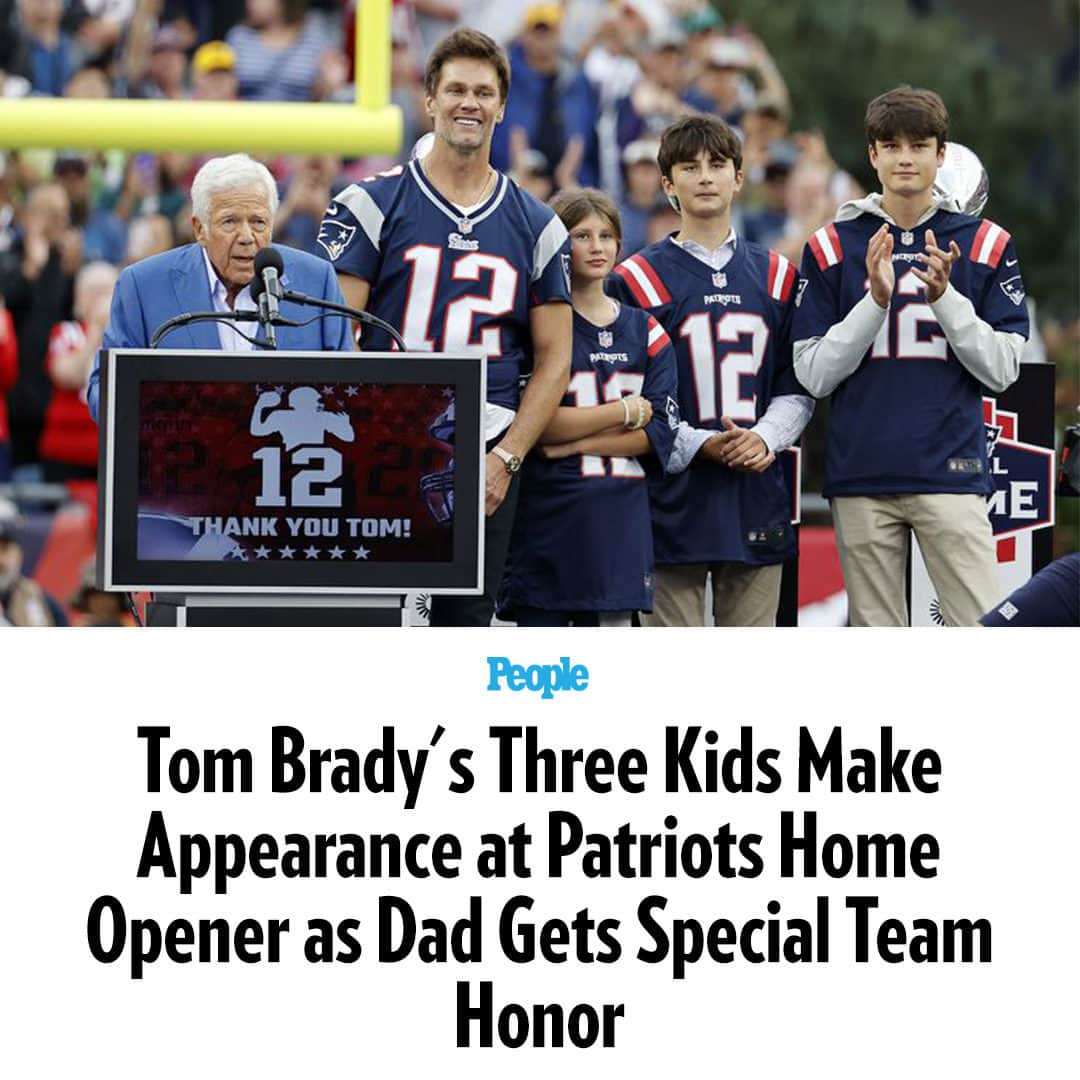 People Magazineさんのインスタグラム写真 - (People MagazineInstagram)「Tom Brady had his three kids by his side as he was honored at the New England Patriots' 2023 home opener.  The NFL star, 46, was celebrated during a halftime ceremony at Gillette Stadium in Foxborough, Massachusetts, on Sunday, where his three kids, daughter Vivian, 10, and sons Benjamin, 13, and Jack, 16, made an appearance in support of their dad. The trio even donned matching Patriots jerseys with Brady's old number, 12.  Brady shares Benjamin and Vivian with ex-wife Gisele Bündchen, 43, and son Jack with ex Bridget Moynahan, 52. Tap the link in bio for the full story. 📷: Getty Images」9月12日 2時00分 - people