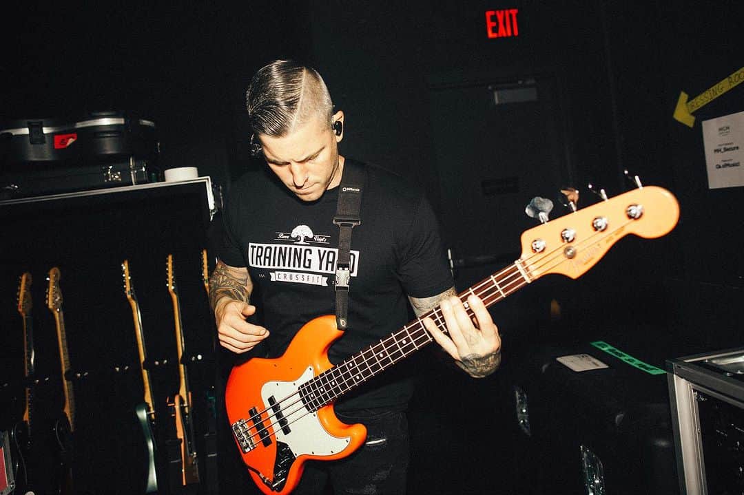 ザッキー・ヴェンジェンスのインスタグラム：「Boston you were such a blast 💥 thanks for kicking off the tour sorta 🤪 #beantown #boston #alltimelow」