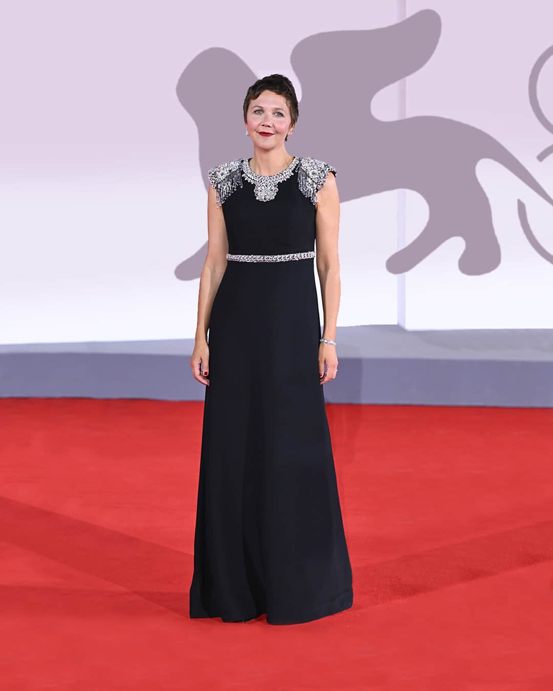 Miu Miuさんのインスタグラム写真 - (Miu MiuInstagram)「@MGyllenhaal wore a Miu Miu black cady gown embellished with stone and crystal detail during the red carpet for the movie “Memory” at the 80th Venice International Film Festival on September 8th, 2023, in Venice, Italy.  #MiuMiu #MiuMiuClub」9月12日 2時00分 - miumiu