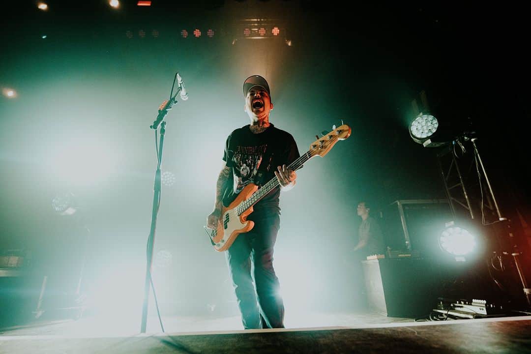 The Amity Afflictionのインスタグラム：「Atlanta, you went crazy last night! Huge start to Monsters of Oz. Pittsburgh tomorrow, see you there 🤝  🎫 theamityaffliction.net 📸 @tomise」