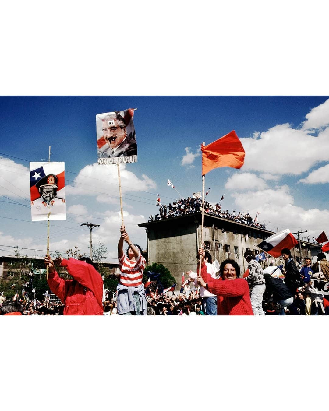 Magnum Photosさんのインスタグラム写真 - (Magnum PhotosInstagram)「This year marks the 50th anniversary of the military overthrow of the democratically-elected Popular Unity government in Chile led by President Salvador Allende on September 11, 1973, and 25 years since the arrest of his usurper General Augusto Pinochet for human rights violations on October 10, 1998.   Magnum photographers covered the growing political situation in the years before the violent overthrow as well as the devastating aftermath of Pinochet's brutal reign.   Raymond @rdepardon traveled to Chile in September 1971 to photograph the first anniversary of the accession to power of Salvador Allende, the first socialist president in South America, who redistributed land to Mapuche farmers in the south of the country.  Pinochet stayed in power for 17 years, a dictatorship that saw more than 3,000 people killed or missing. Their families campaigned for years for justice, and Patrick @pzachmann followed their efforts during several trips to Chile.  PHOTOS (left to right):   (1) President Salvador Allende. Chile. 1971. © Raymond @rdepardon / Magnum Photos   (2) Parral. Chile. 1971. © Raymond @rdepardon / Magnum Photos   (3) Military school celebrating Pinochet’s 10th anniversary of the coup d'état. Santiago. Chile. 1983. © @abbas.photos / Magnum Photos  (4) Riot police stand on leaflets protesting against Pinochet’s regime. Santiago. Chile. 1983. © @abbas.photos / Magnum Photos  (5) Pinochet and his wife Lucia being carried around a stadium in a carriage. Talca. Chile. 1988. © @susanmeiselas / Magnum Photos  (6) The "NO" campaign on TV. Chile. 1988. © @susanmeiselas / Magnum Photos   (7) A rally for the "NO” campaign to vote Pinochet out of office. Santiago. Chile. 1988. © @susanmeiselas / Magnum Photos  (8) The relatives of men arrested by the security police in the Barrio La Victoria. Chile. 1984. © Chris @steeleperkins / Magnum Photos  (9) Family members holding photos of their relatives missing during the Pinochet regime. "Where are they?” Santiago. Chile. 1998. © Patrick @pzachmann / Magnum Photos  (10) The Pinochet regime's notorious torture and interrogation chamber at the "Villa Grimaldi." Santiago. Chile. 1998. © Patrick @pzachmann / Magnum Photos」9月12日 2時01分 - magnumphotos