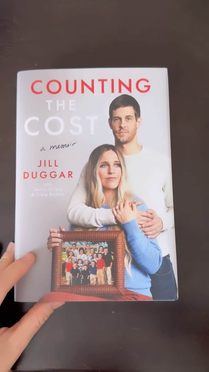 デリック・ディラードのインスタグラム：「⏰It’s the final countdown to our book release! 📚COUNTING THE COST releases TOMORROW 9/12/2023!   📚Pre-order today at link in bio or here: https://bit.ly/countingthecostbook   @derickdillard @gallerybooks @simon.audio」