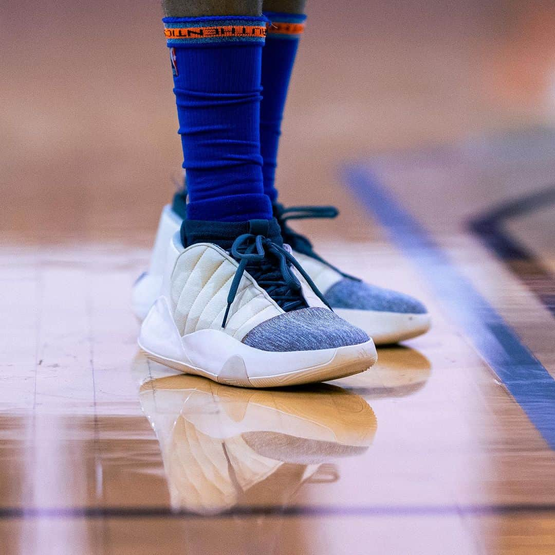 ジェームス・ハーデンさんのインスタグラム写真 - (ジェームス・ハーデンInstagram)「Dear Summer.  Harden Vol. 7 DENIM available on adidas.com and select locations.  #HardenVol7 #adidasBasketball」9月12日 2時09分 - jharden13