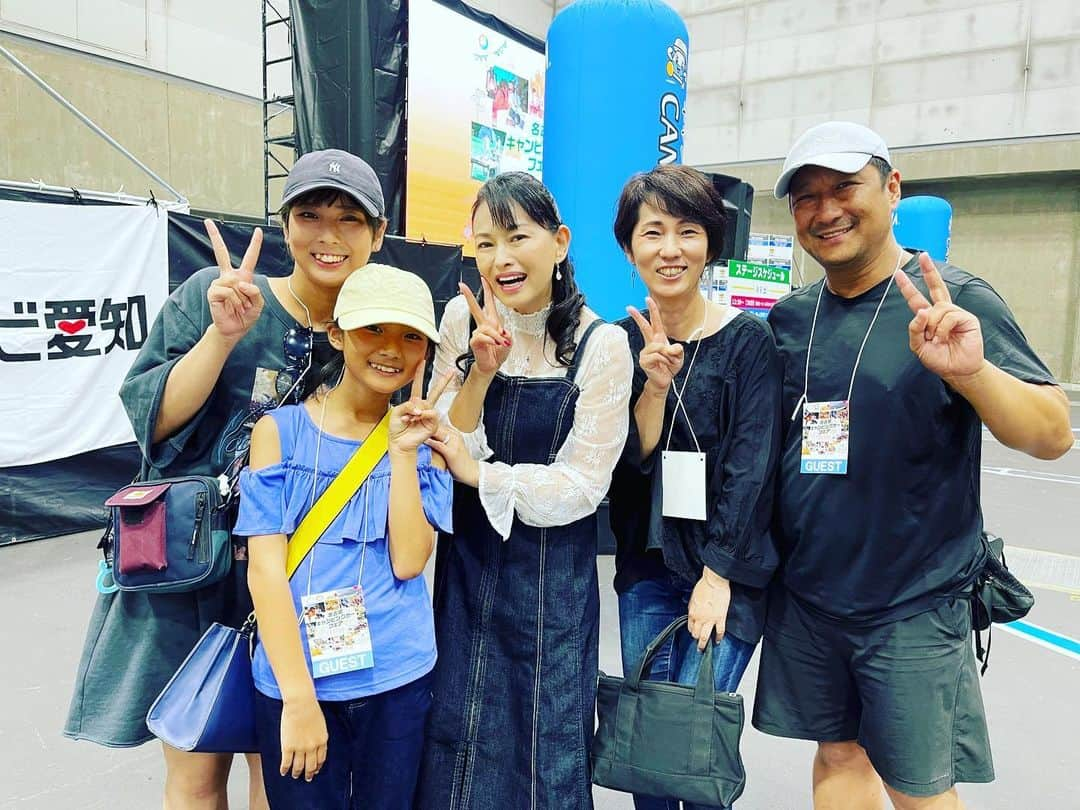 田中美奈子さんのインスタグラム写真 - (田中美奈子Instagram)「大学の夏期スクーリングで対照言語学の授業の際、一緒にグループワークをした鼓音ちゃんがファミリーとキャンピングカーフェアに来てくれました❣️❣️#キャンピングカーショー #キャンピングカーフェア #名古屋イベント情報 #ポートメッセなごや3号館 #大学生ママ #学友 #通教生 #友人家族と#sodaigram」9月12日 11時41分 - tanakaminako0912